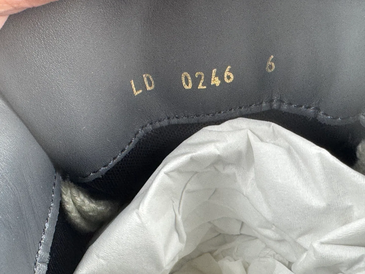 Women's Sneakers LOUIS VUITTON 17293054