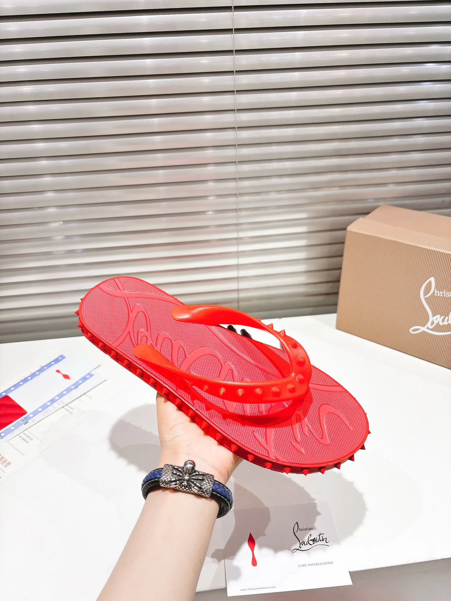 Women's Flip-Flops CHRISTIAN LOUBOUTIN 17604586