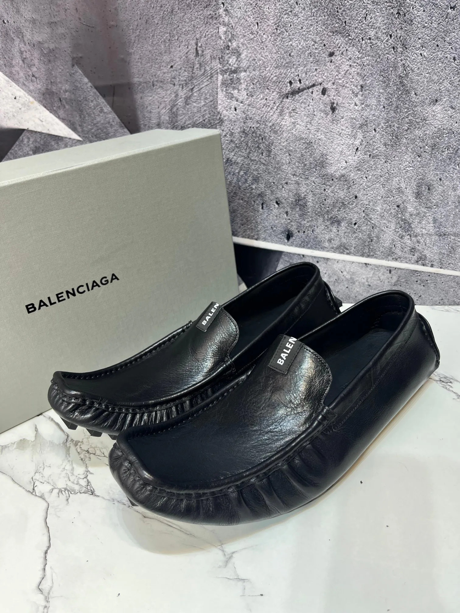 Men's Loafers And Dress Shoes BALENCIAGA 17369802