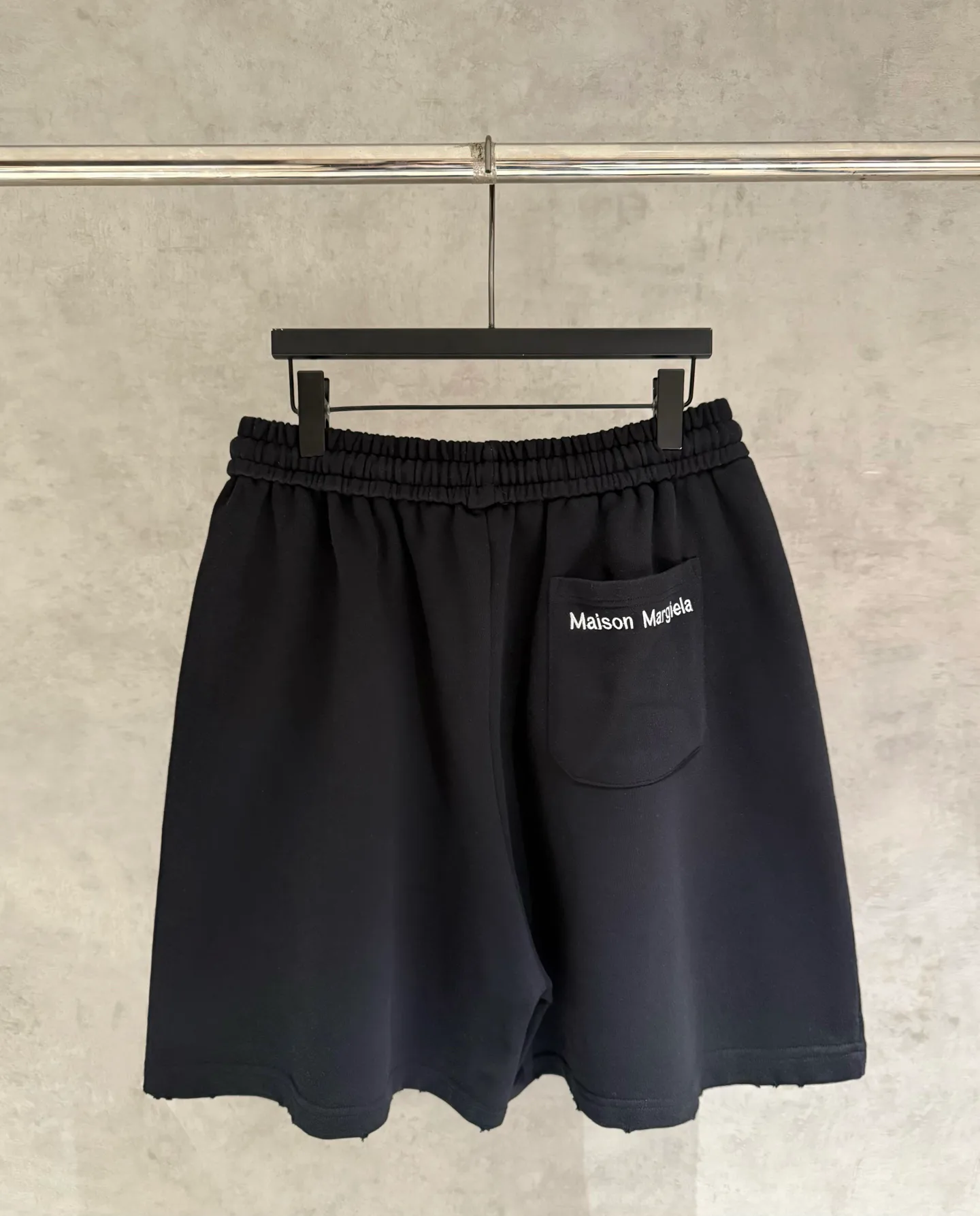 Men's Shorts MAISON MARGIELA 17610088
