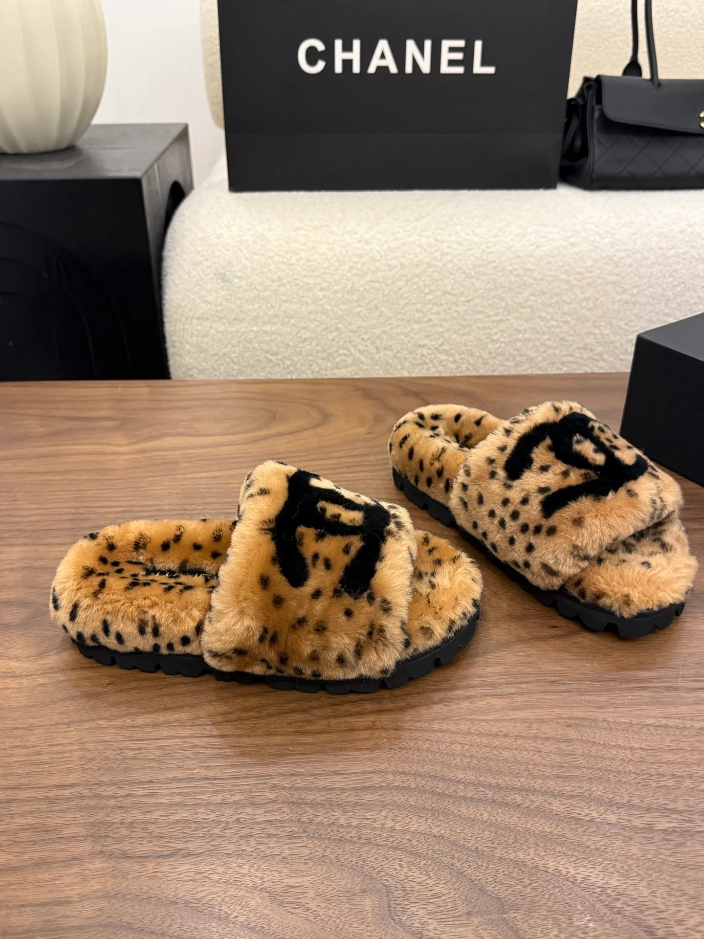 Women's Slippers CHANEL 18223638