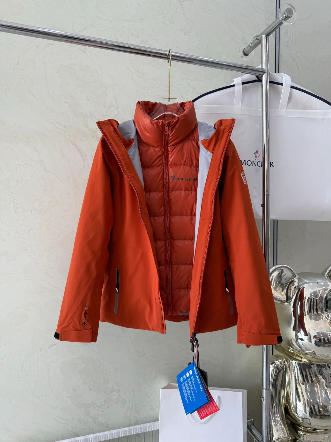 Women's Jackets And Down Jackets MONCLER 18043545
