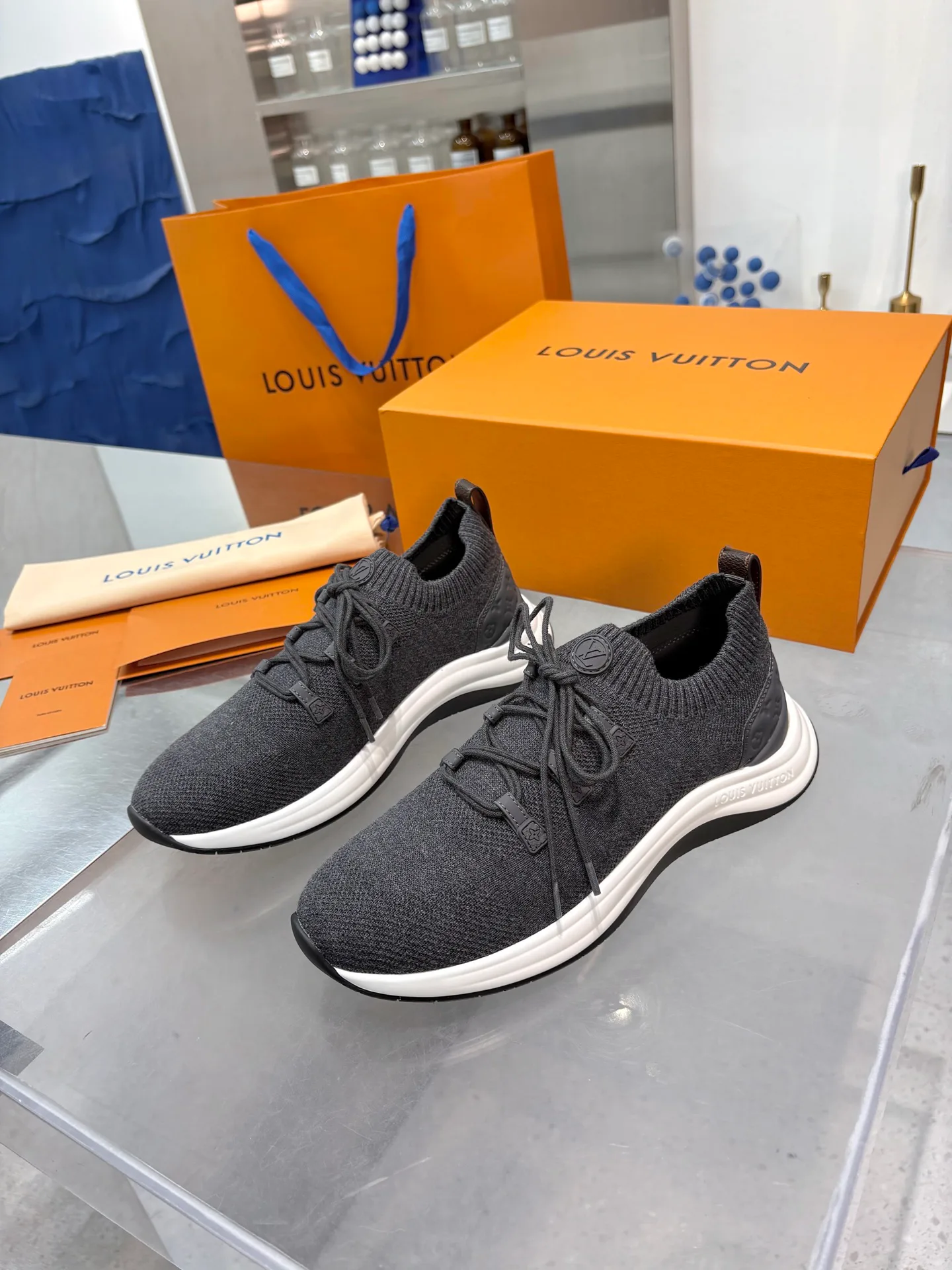 Women's Sneakers LOUIS VUITTON 18055131