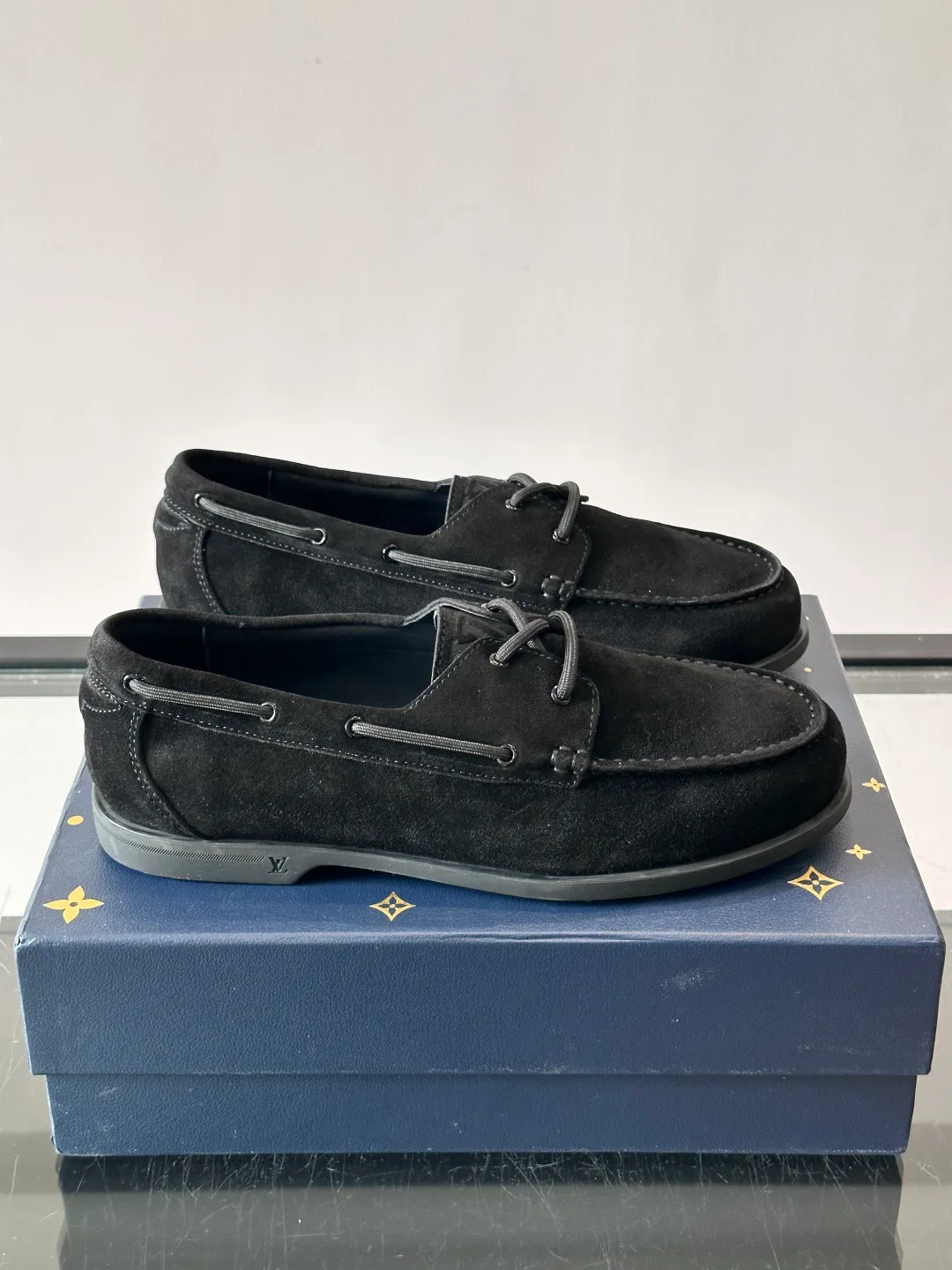 Men's Loafers And Dress Shoes LOUIS VUITTON 17941073