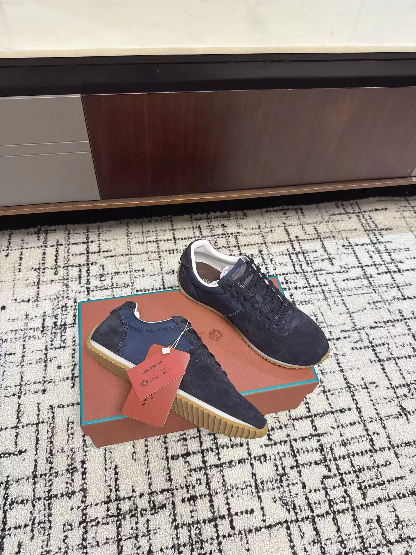 Women's Sneakers LORO PIANA 17335016