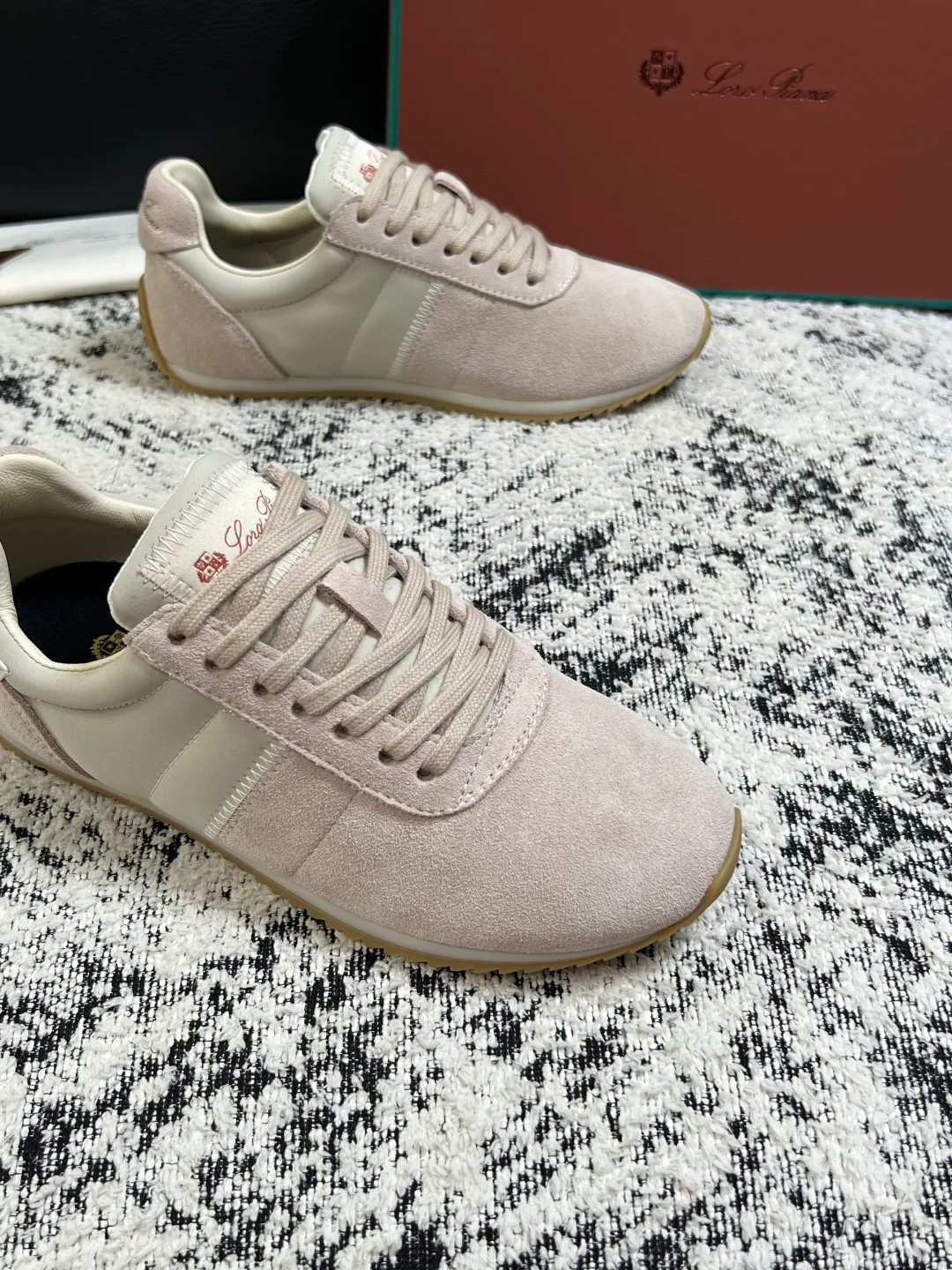 Women's Sneakers LORO PIANA 17715971