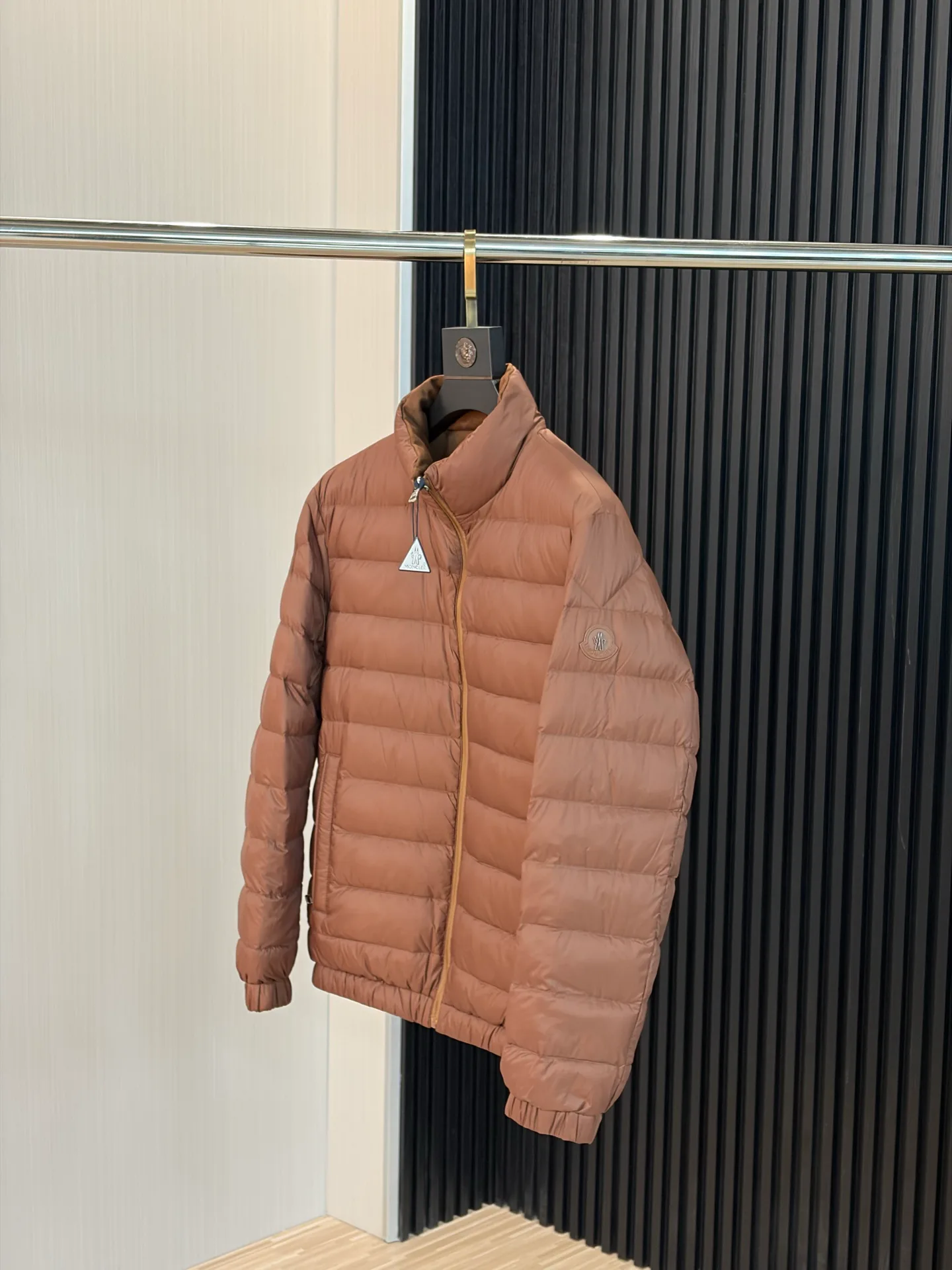 Women's Jackets And Down Jackets MONCLER 18188487