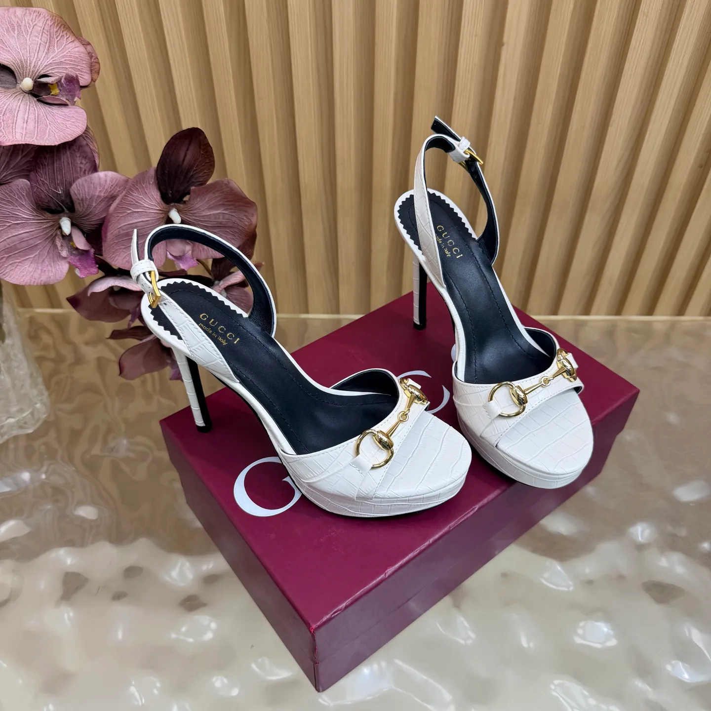 Women's Open-Toe Sandals GUCCI 17467489