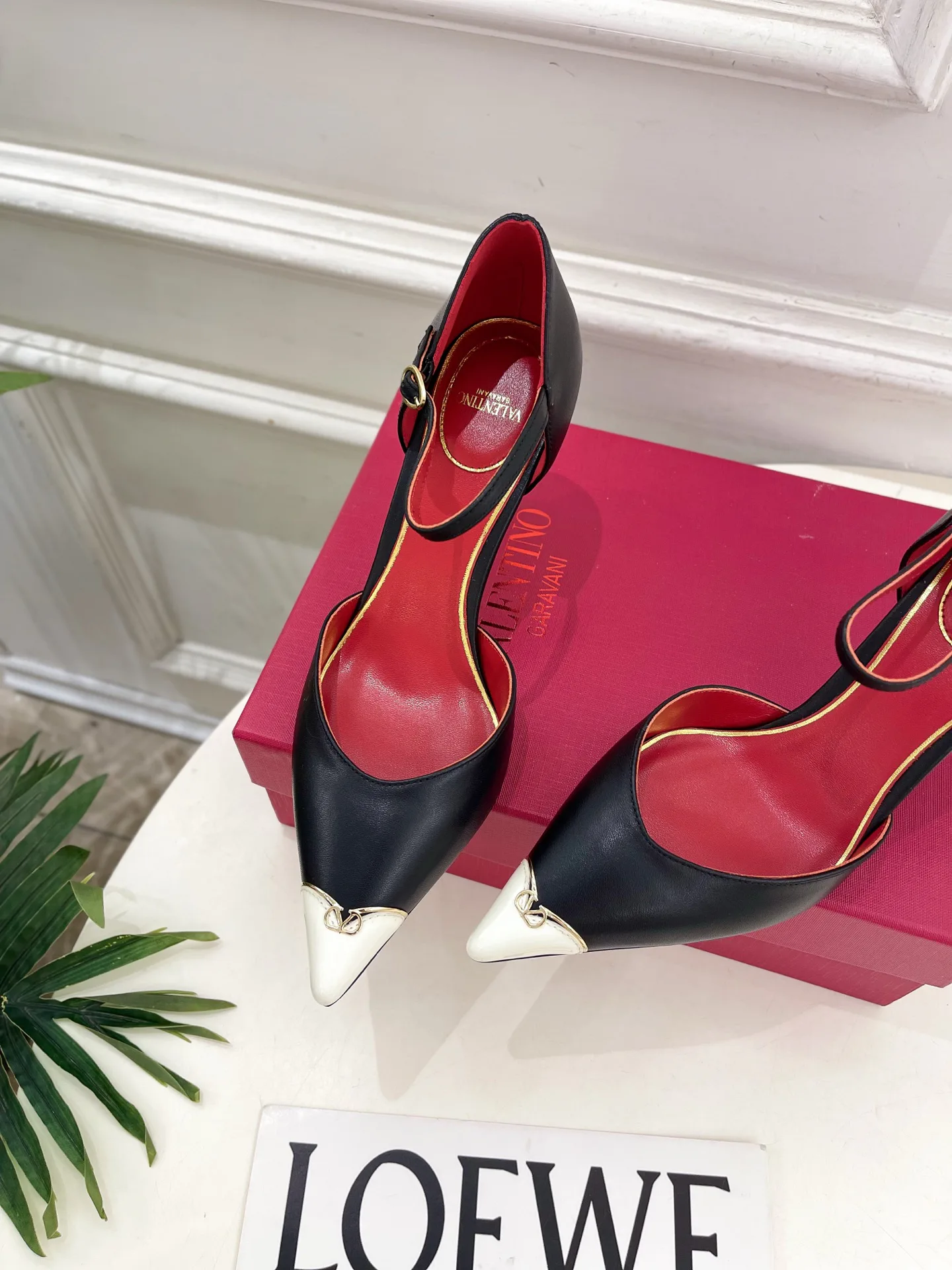 Women's Open-Toe Sandals VALENTINO 17829322