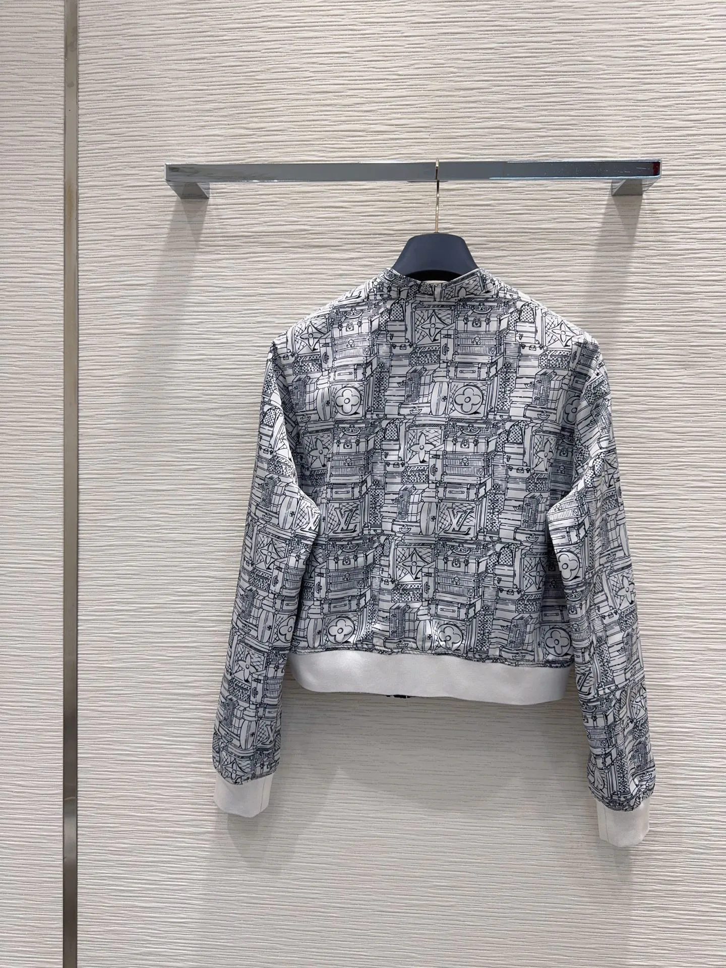 Women's Jackets And Down Jackets LOUIS VUITTON 18023312
