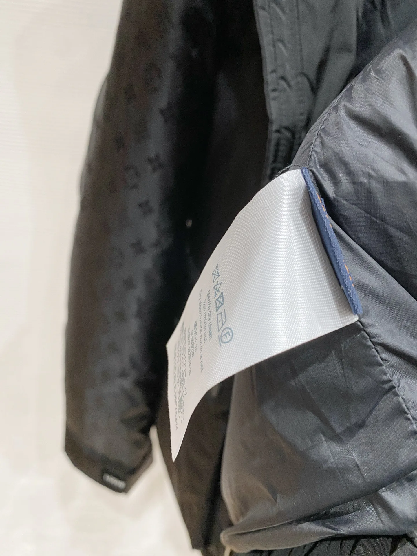 Men's Jackets And Down Jackets LOUIS VUITTON 18007589