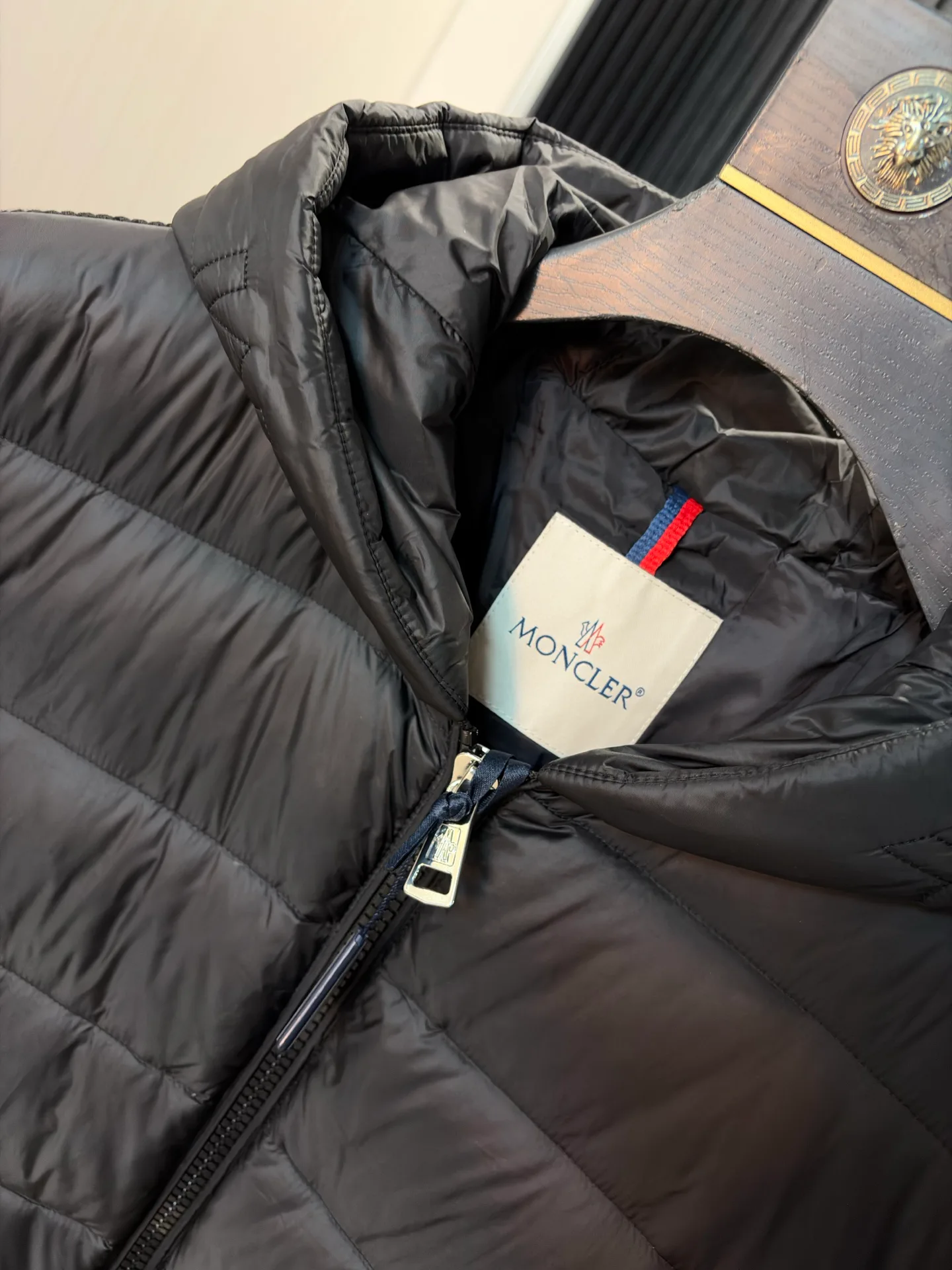 Women's Jackets And Down Jackets MONCLER 18391739