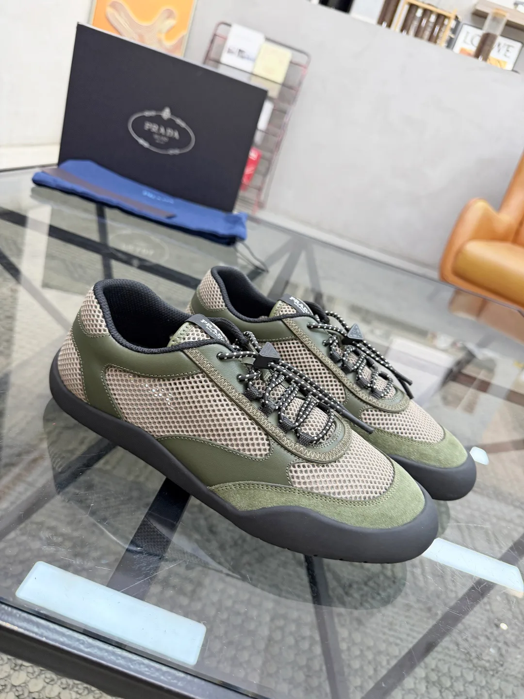Men's Sneakers PRADA 18346364