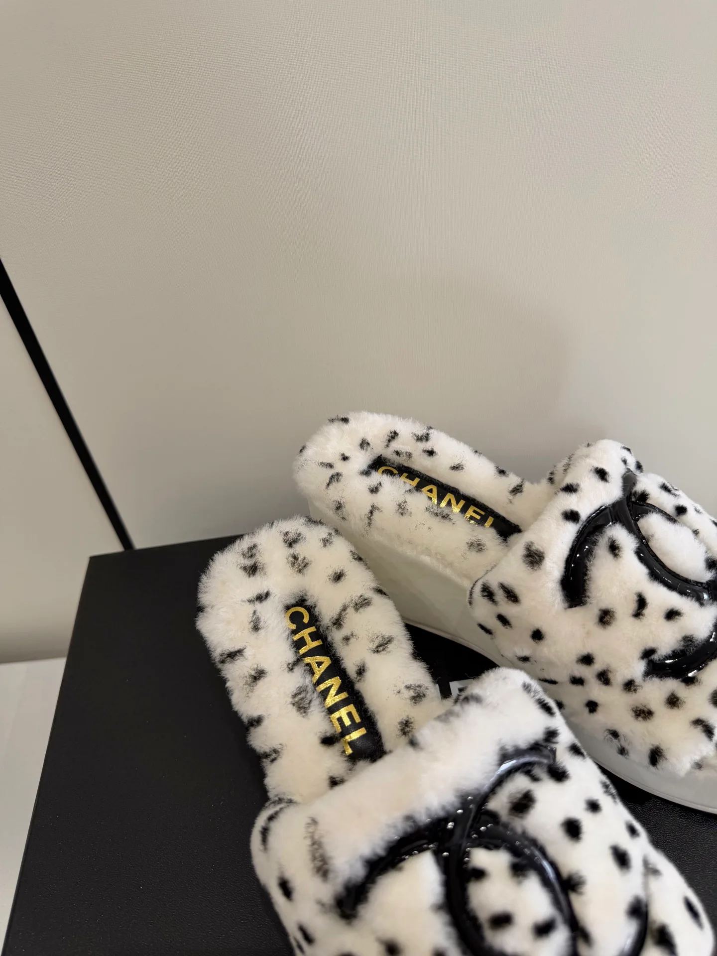 Women's Slippers CHANEL 18268444