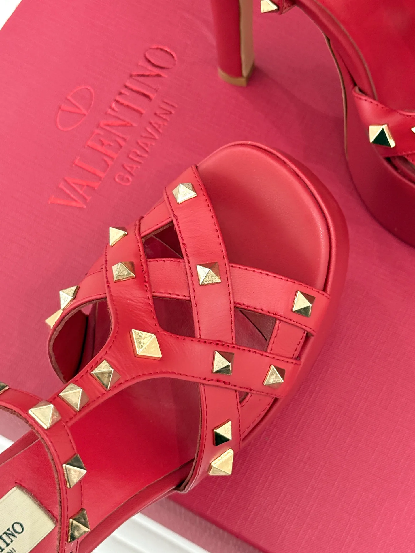 Women's Open-Toe Sandals VALENTINO 18198295