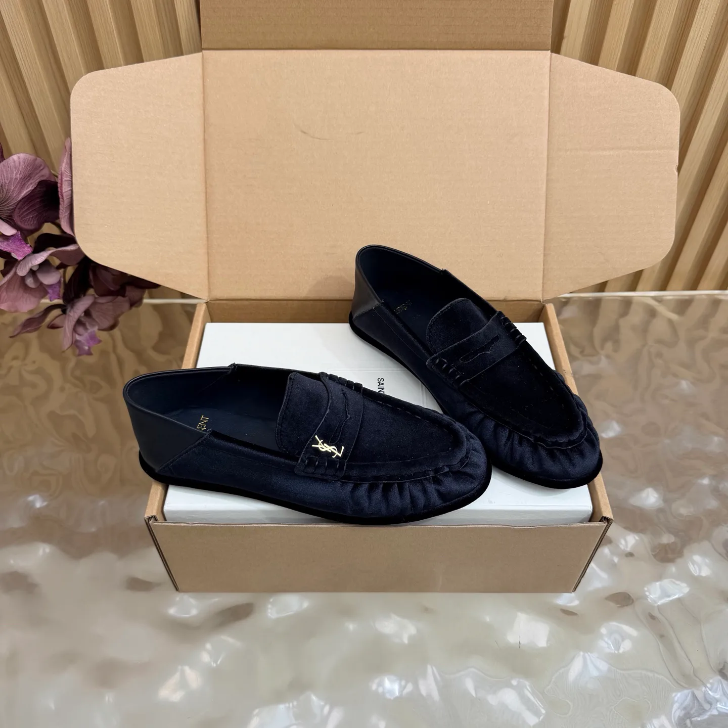 Women's Loafers And Moccasins SAINT LAURENT 17926445