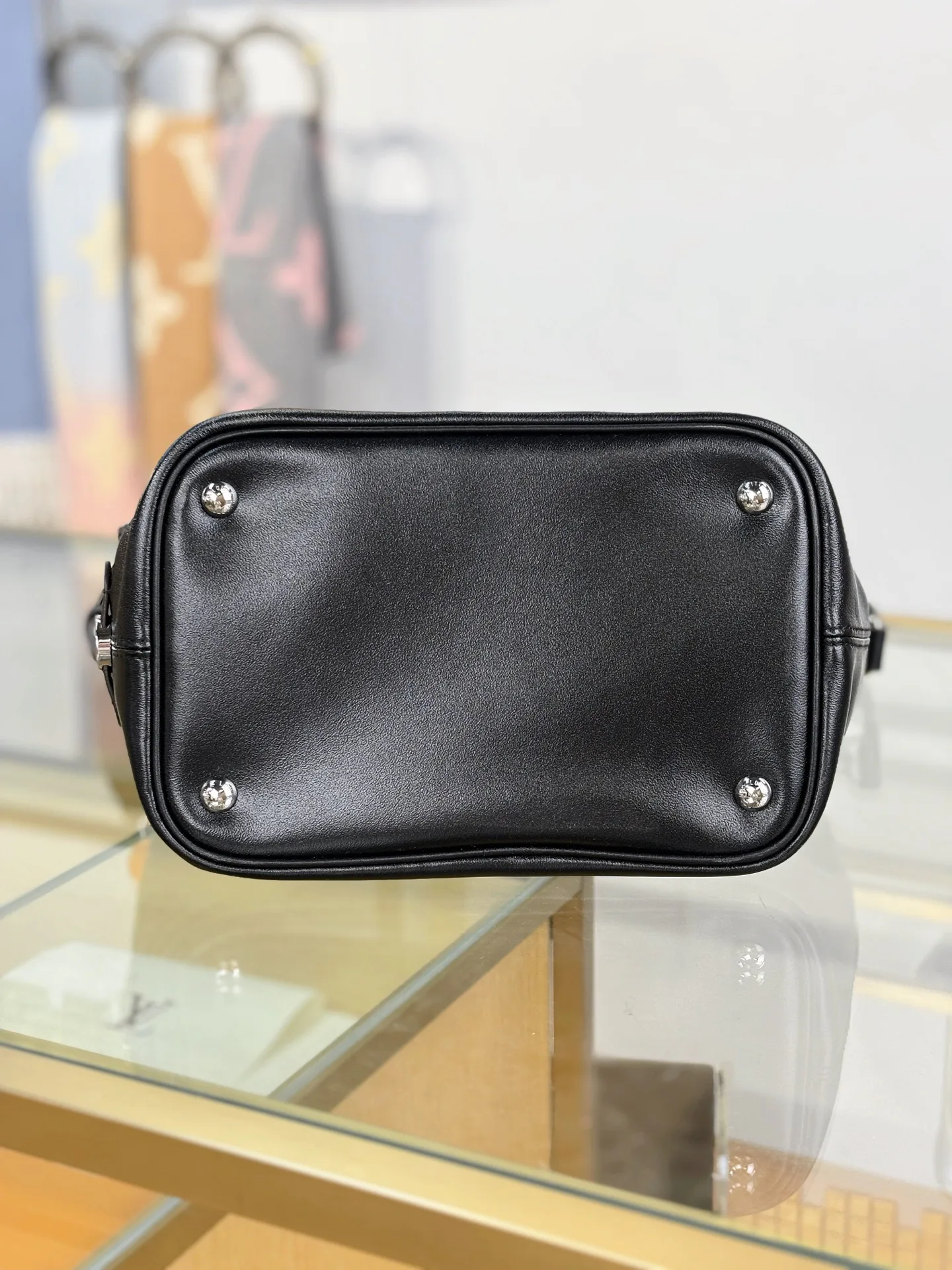 Women's Classic Handbags LOUIS VUITTON 17979835