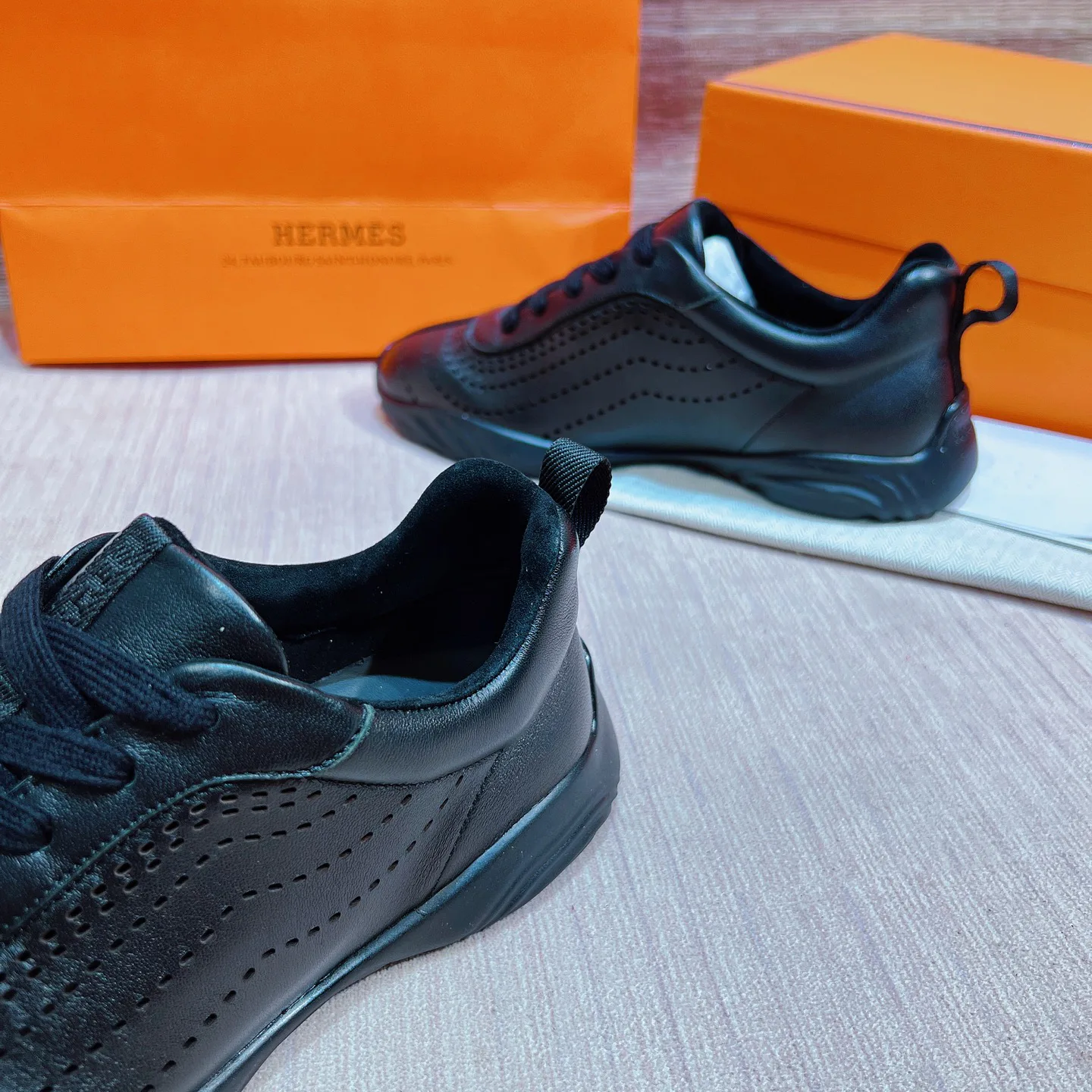 Men's Sneakers HERMES 17749563