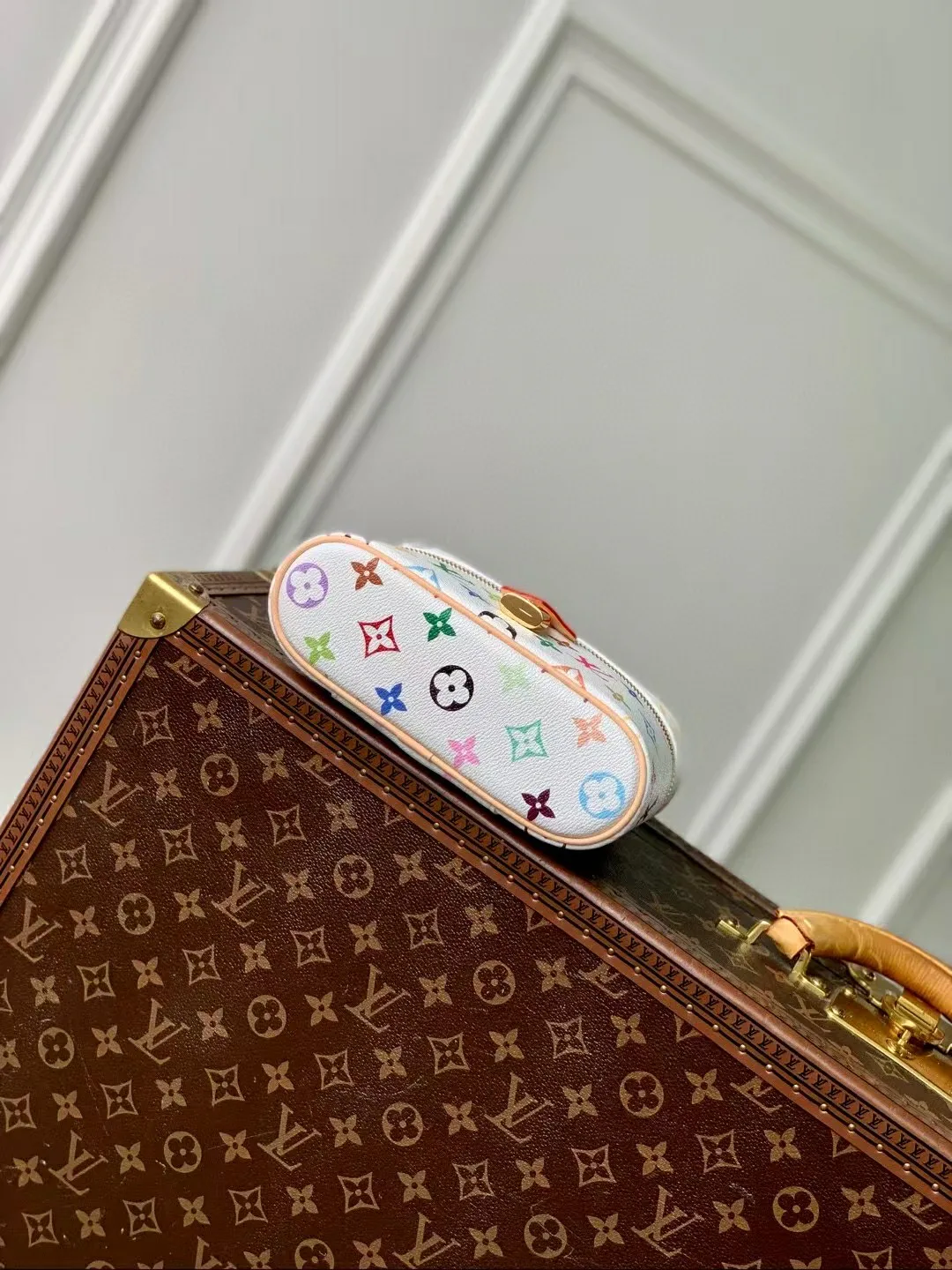 Women's Classic Handbags LOUIS VUITTON 18148121