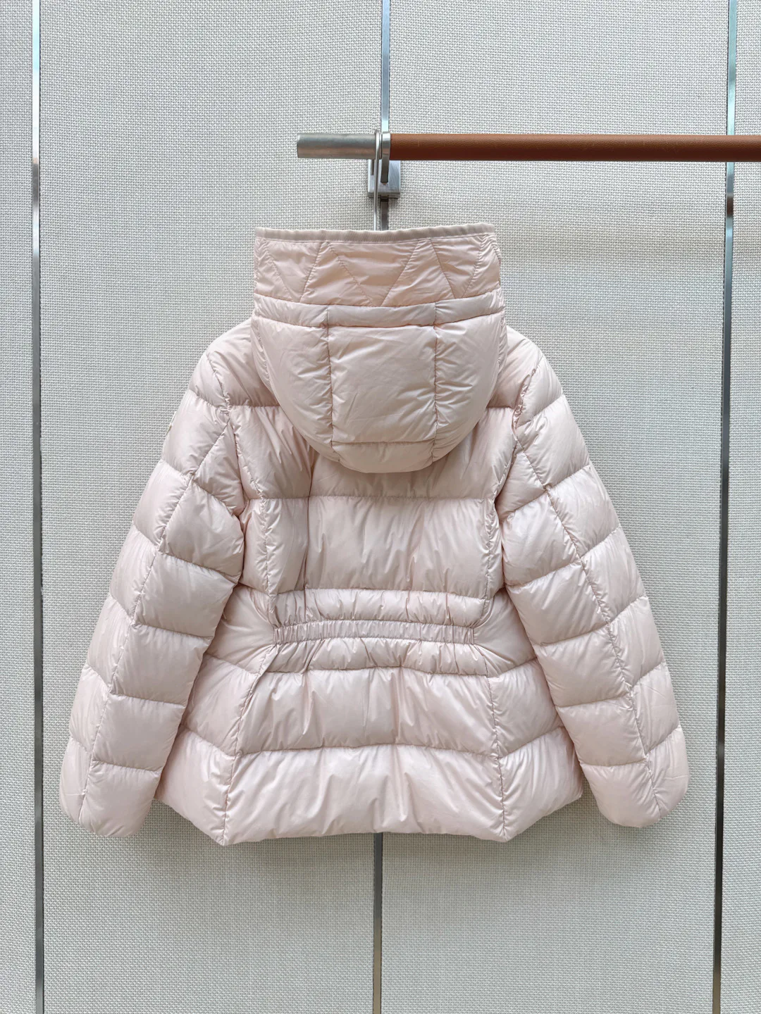 Women's Jackets And Down Jackets MONCLER 18225560