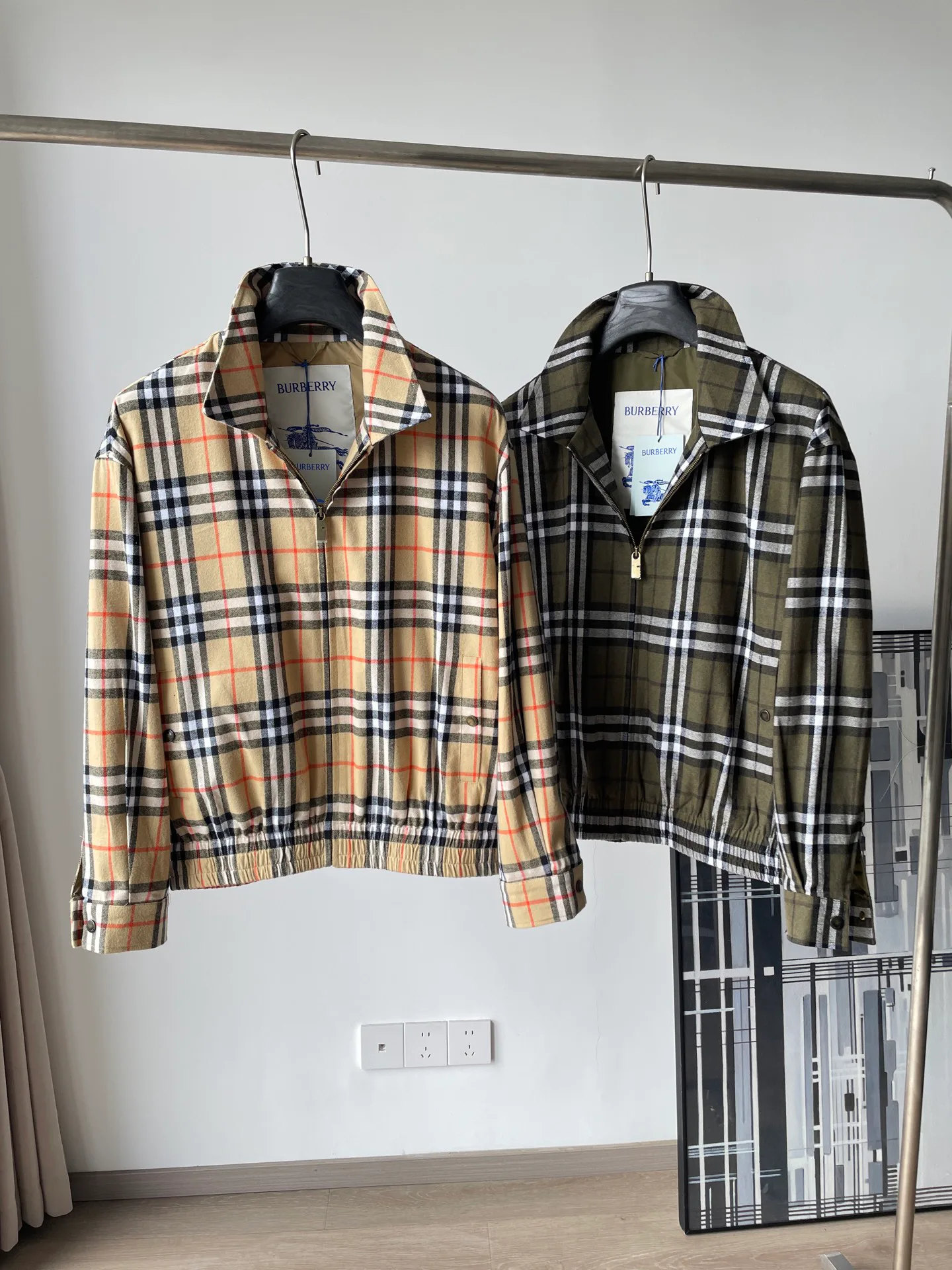 Men's Jackets And Down Jackets BURBERRY 18499517