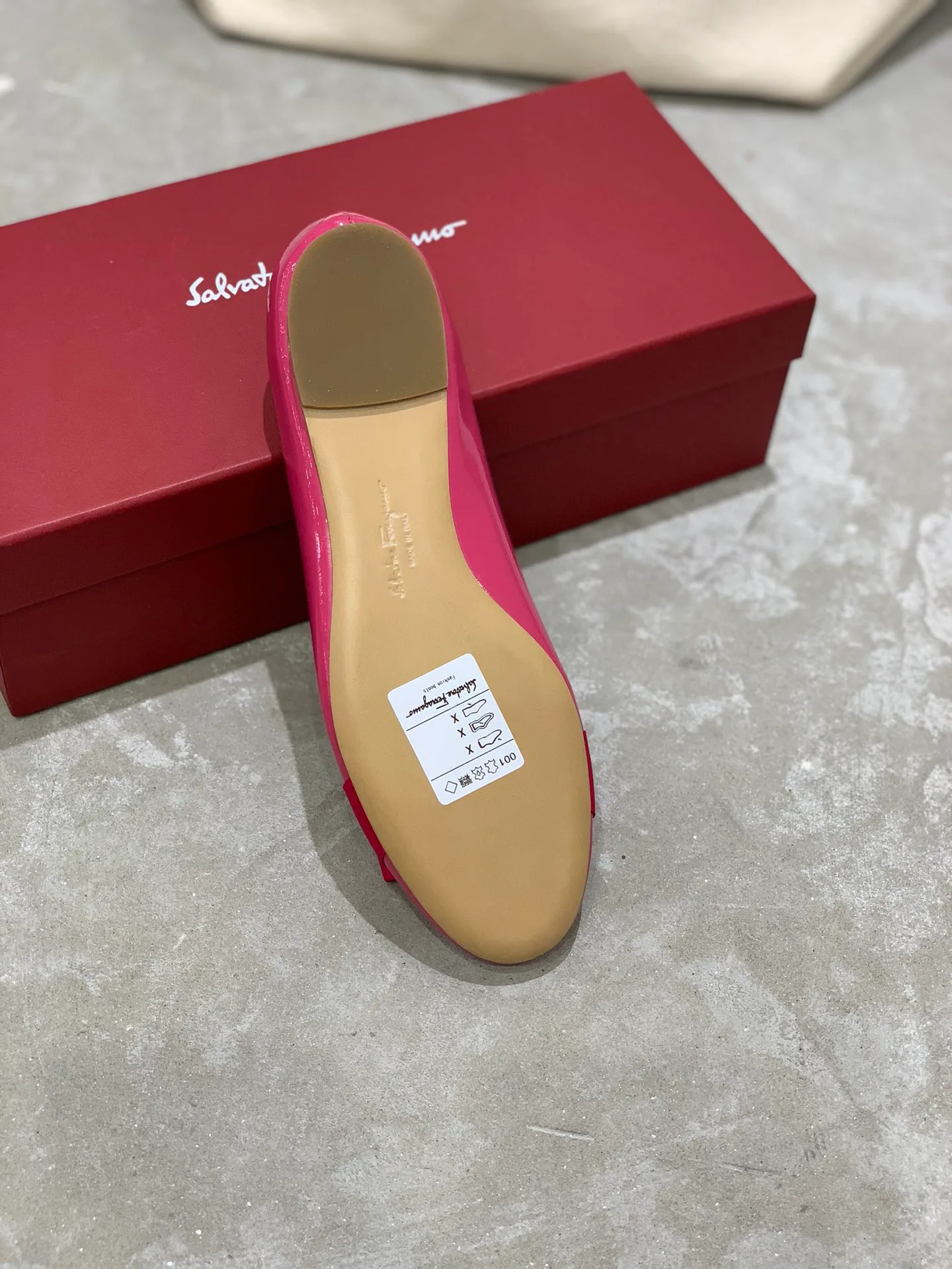 Women's Ballet Flats SALVATORE FERRAGAMO 18340646