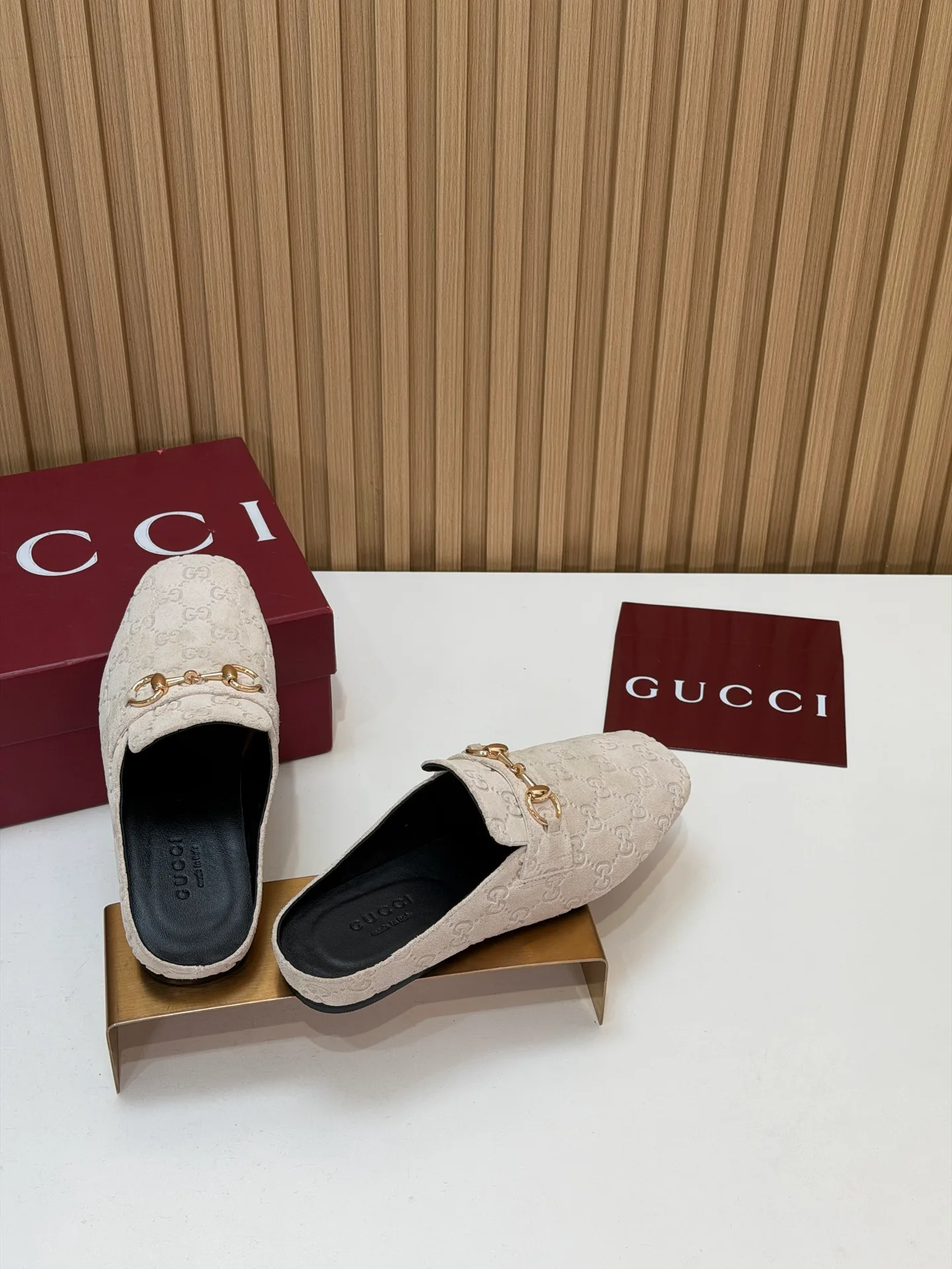 Women's Mules And Clogs GUCCI 18083801