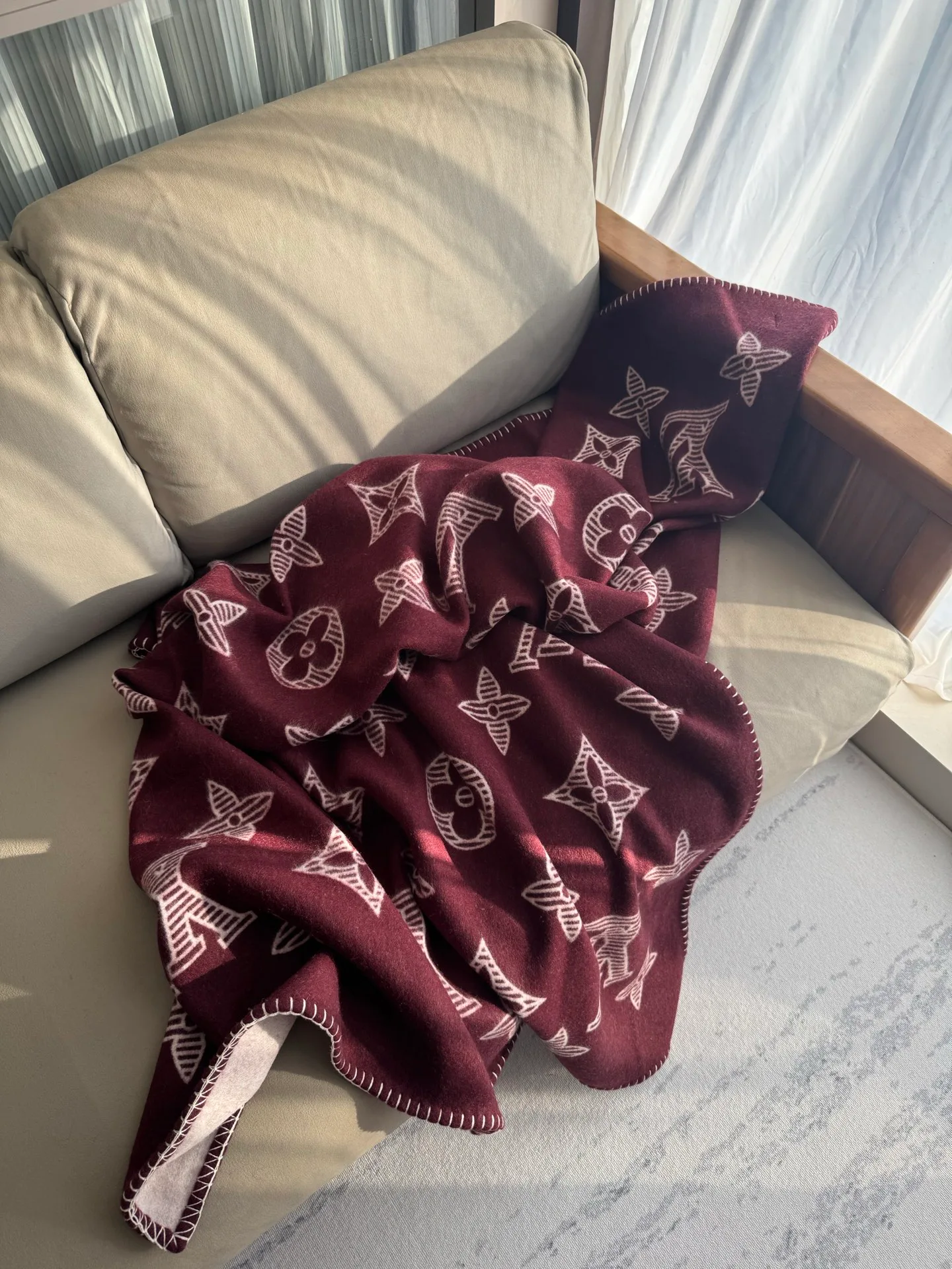 Textiles LOUIS VUITTON 18361609