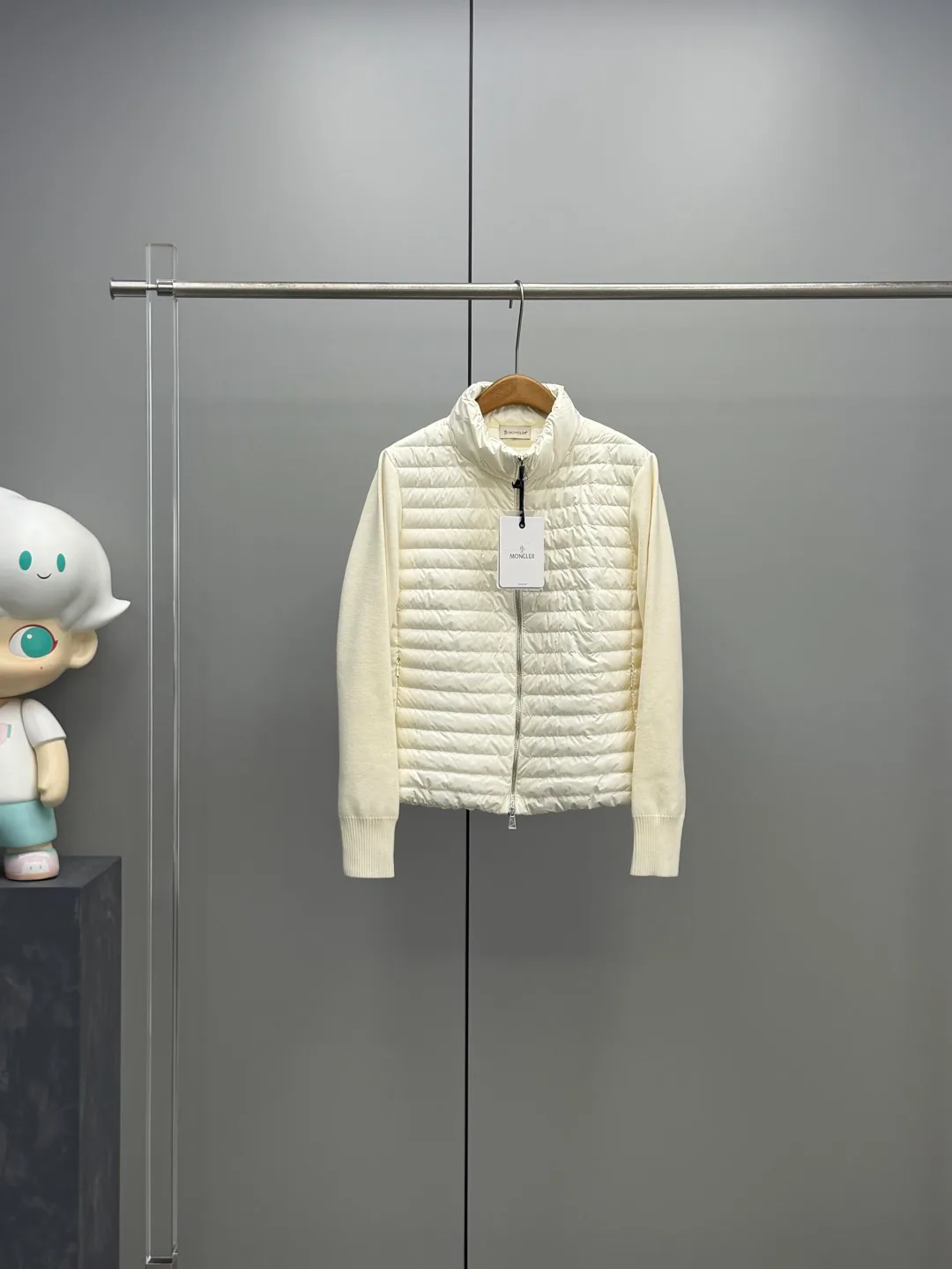 Women's Jackets And Down Jackets MONCLER 17758418