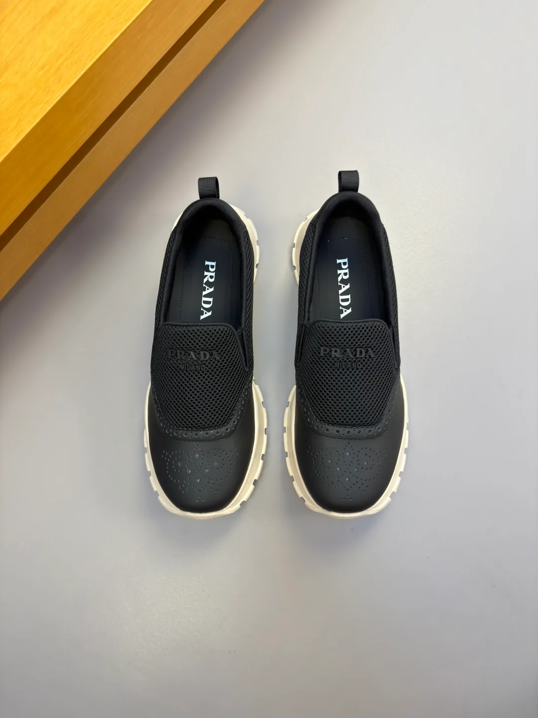 Men's Sneakers PRADA 17368532