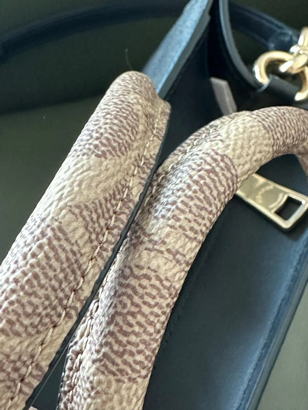 Women's Classic Handbags COACH 17960974