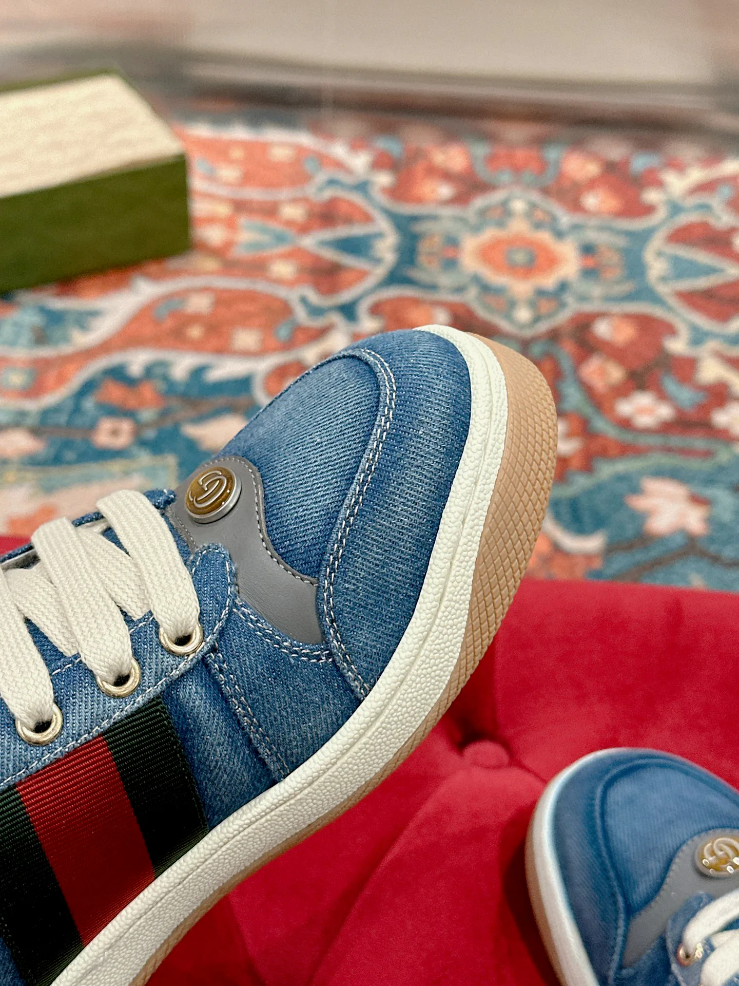 Women's Sneakers GUCCI 17956679