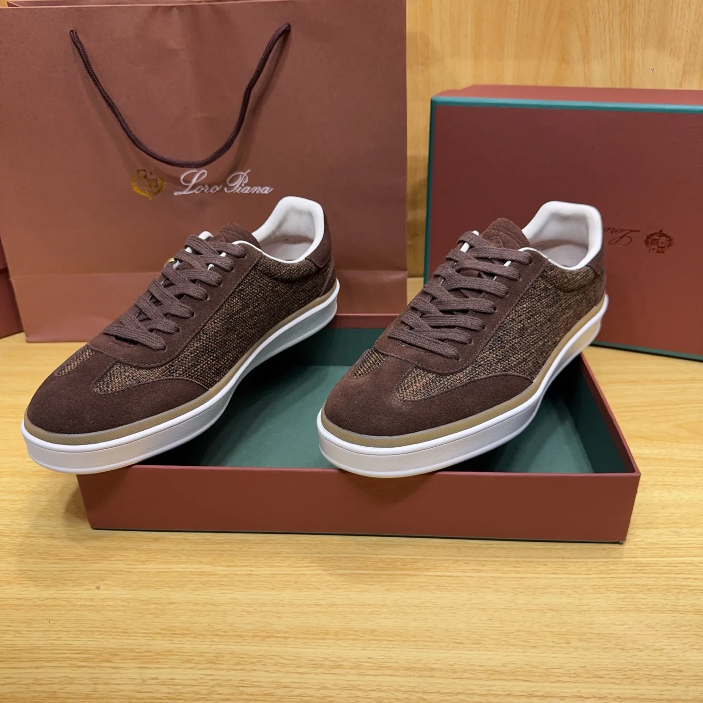 Women's Sneakers LORO PIANA 18263647