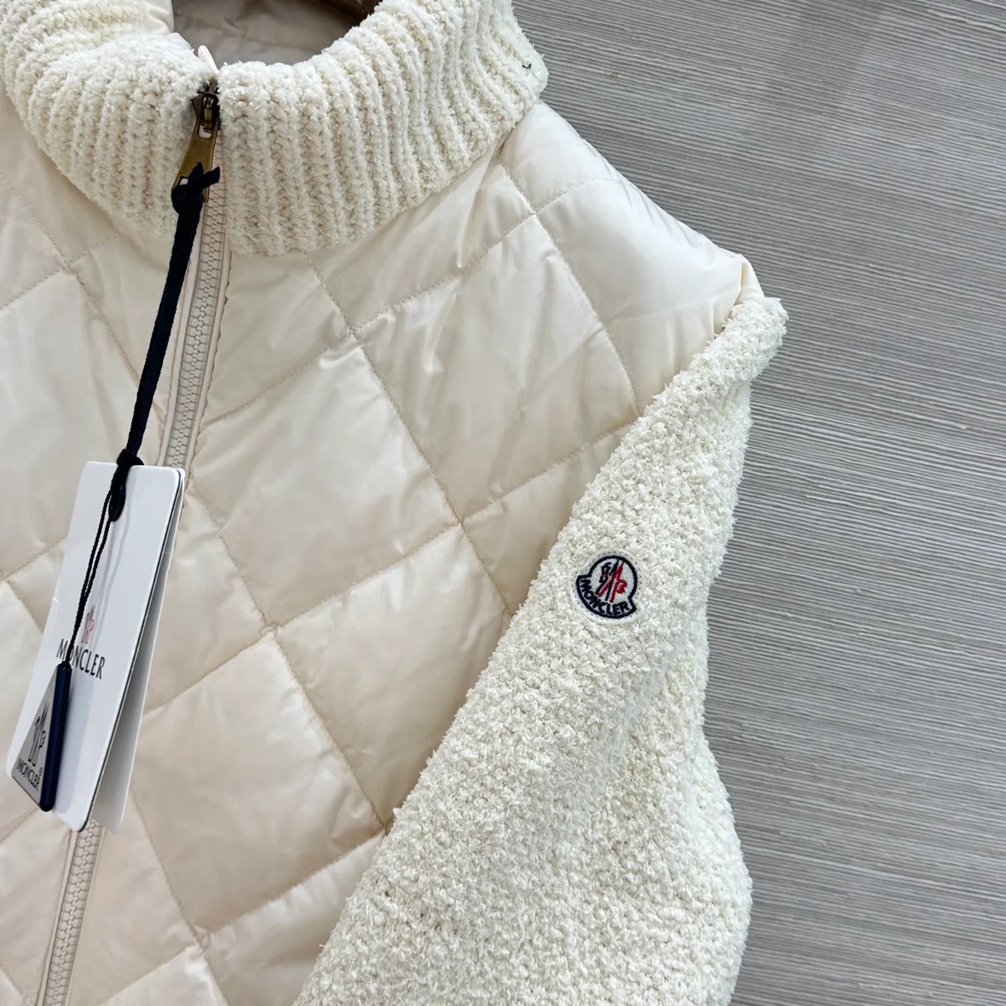 Women's Jackets And Down Jackets MONCLER 18175835