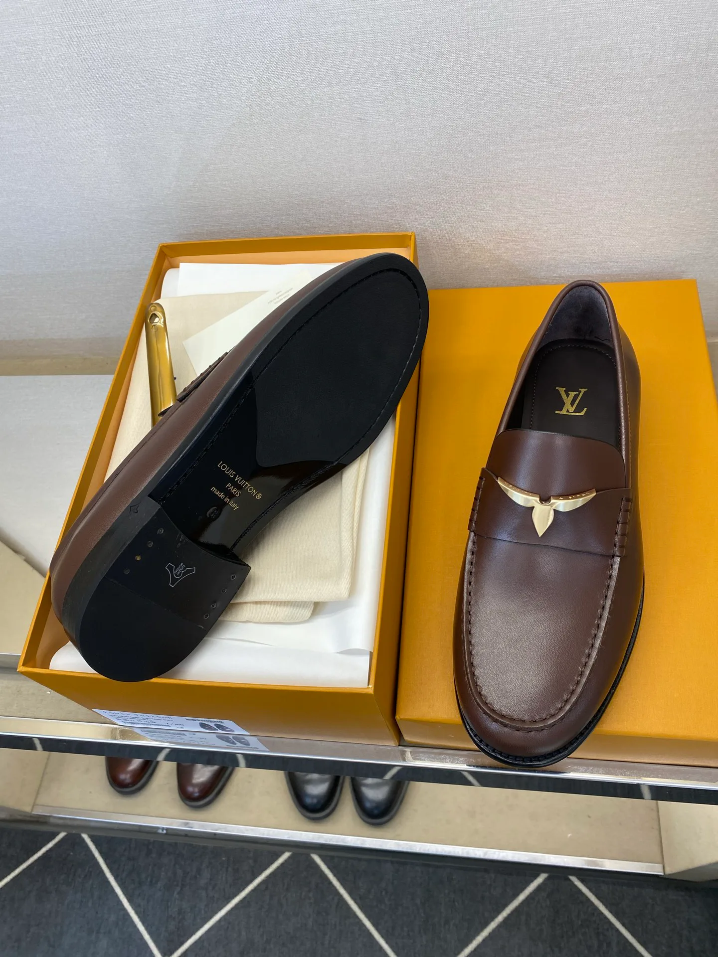Men's Loafers And Dress Shoes LOUIS VUITTON 18079148