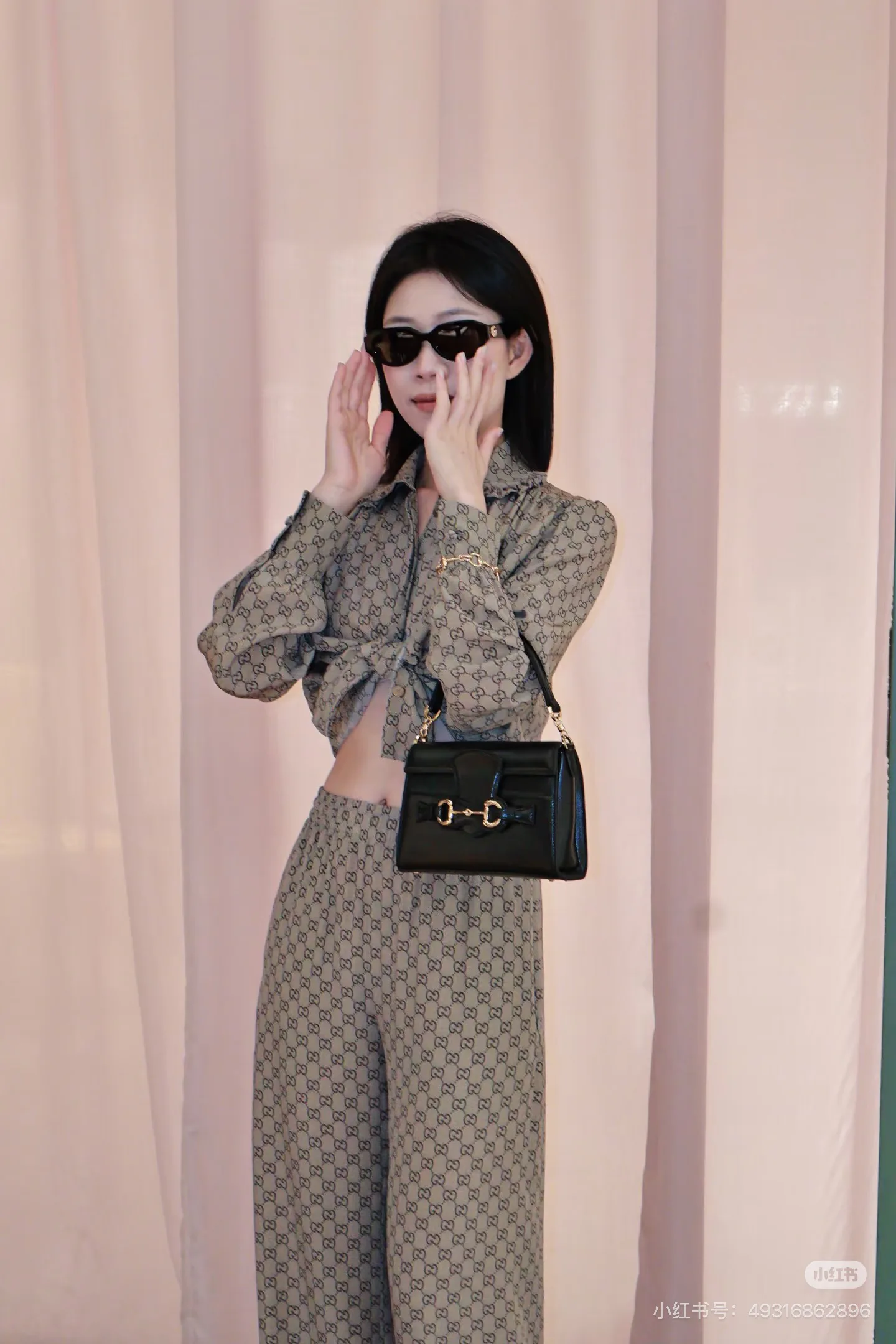 Women's Trousers GUCCI 18108439
