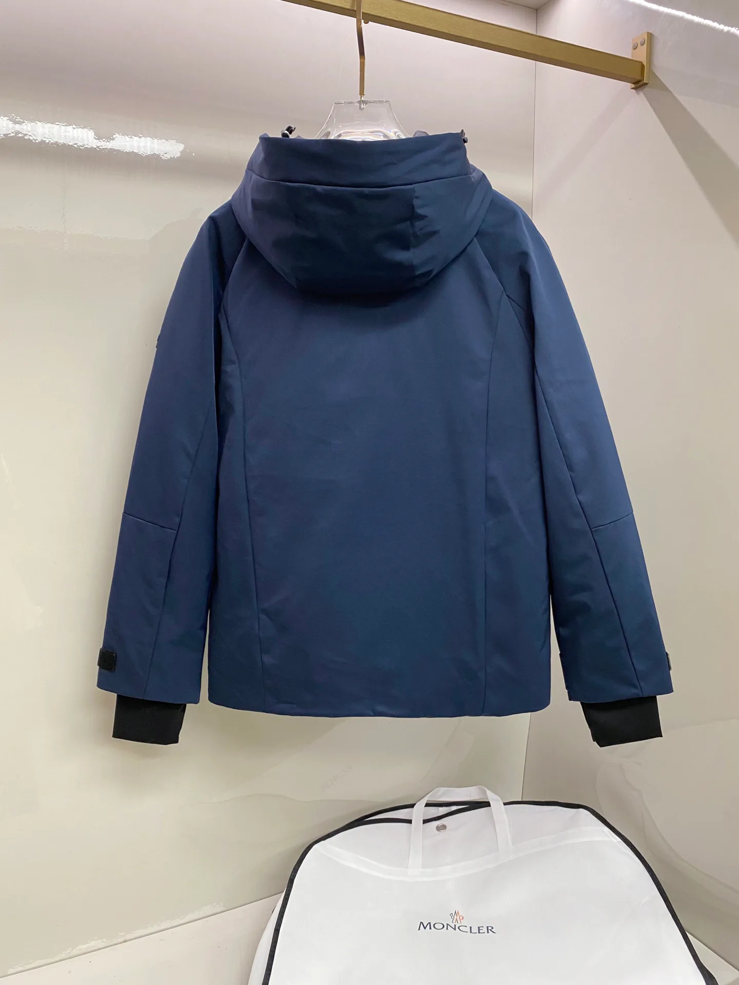 Men's Jackets And Down Jackets MONCLER 18029209
