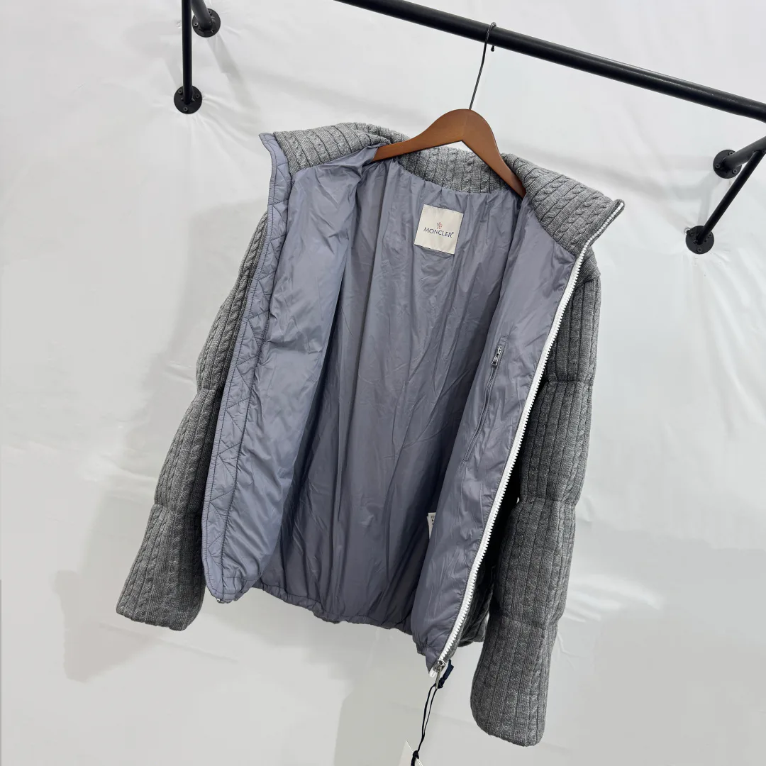 Women's Jackets And Down Jackets MONCLER 18001964