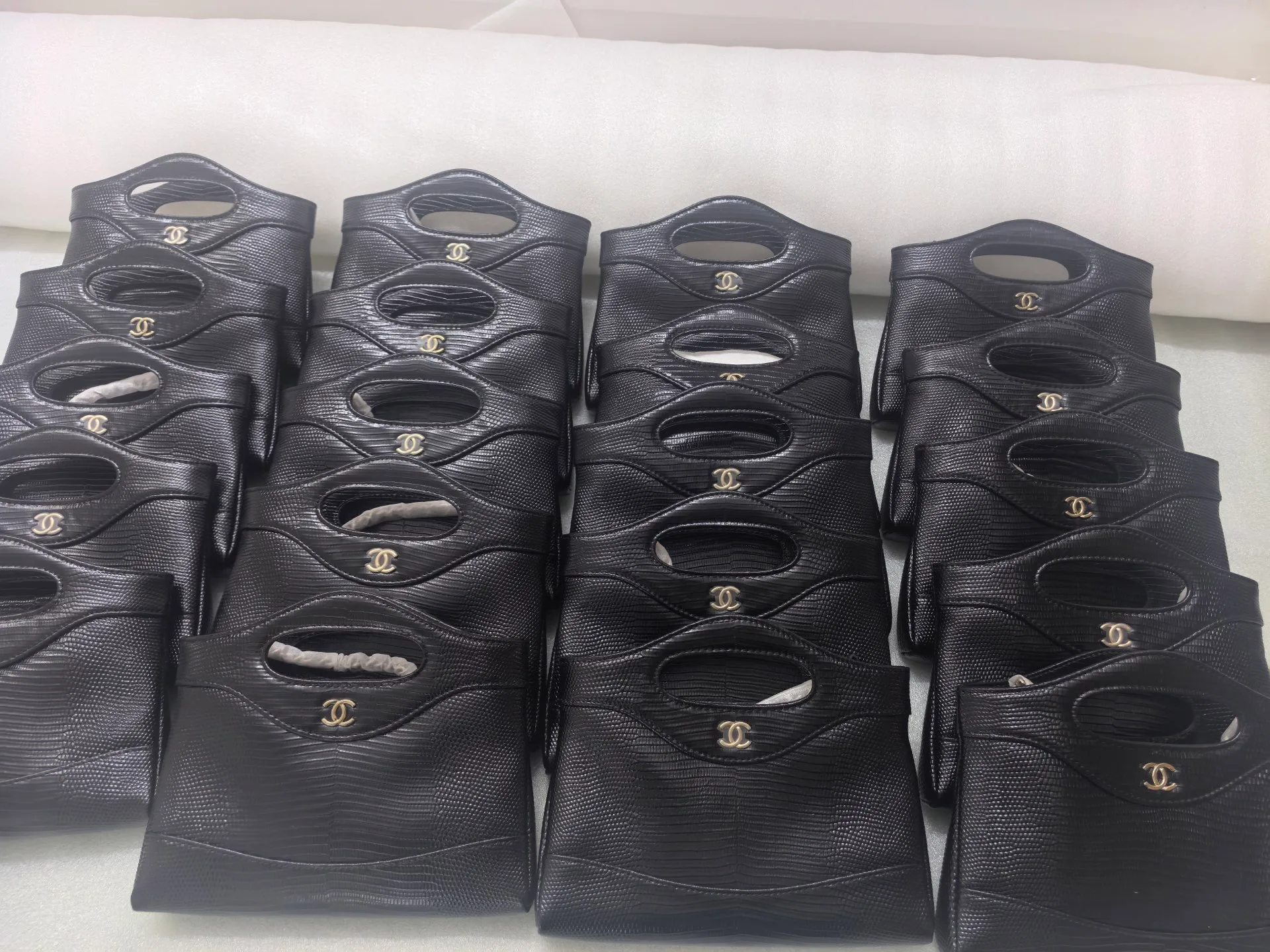 Women's Classic Handbags CHANEL 16990423