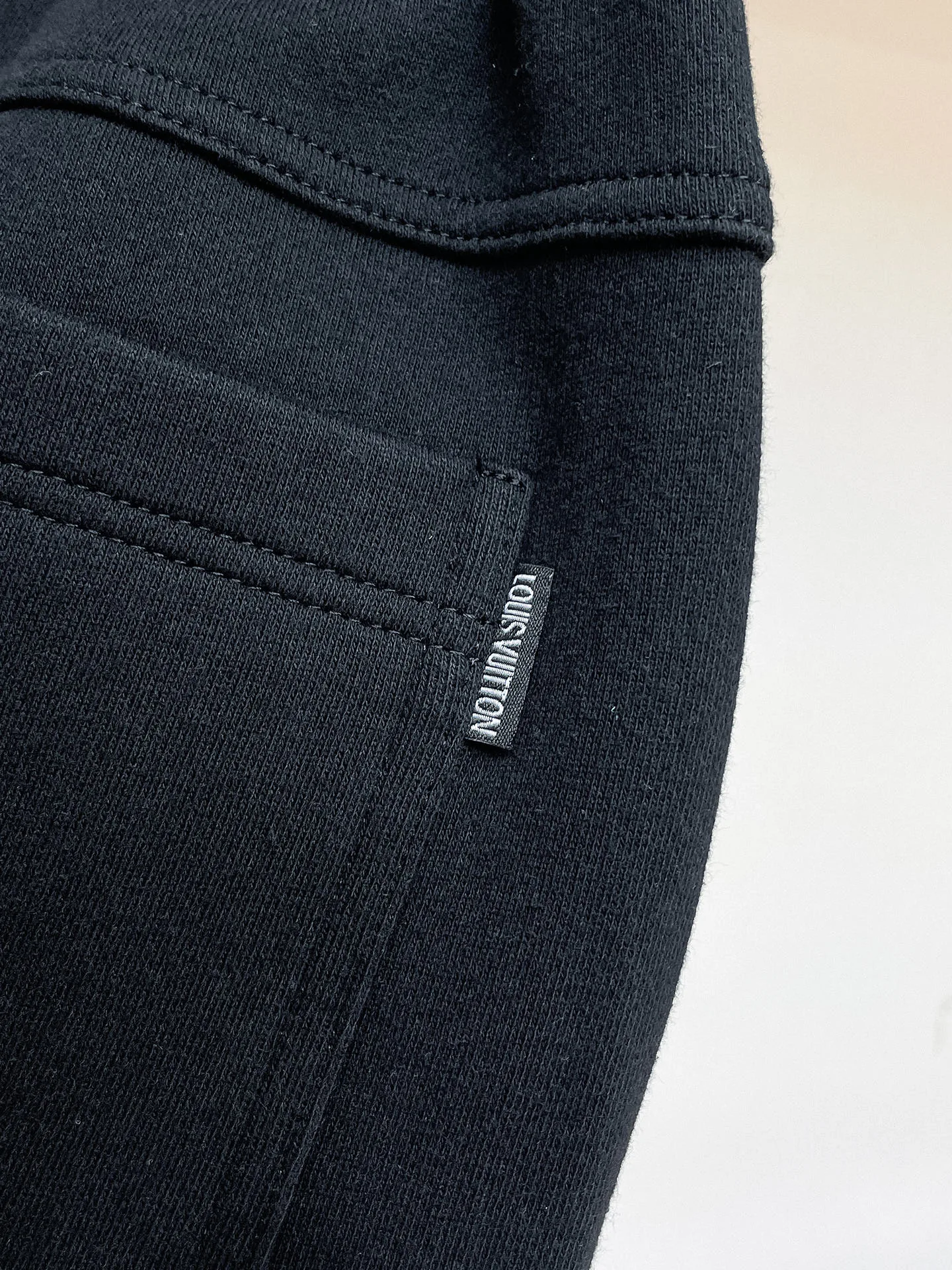 Men's Trousers LOUIS VUITTON 18499592