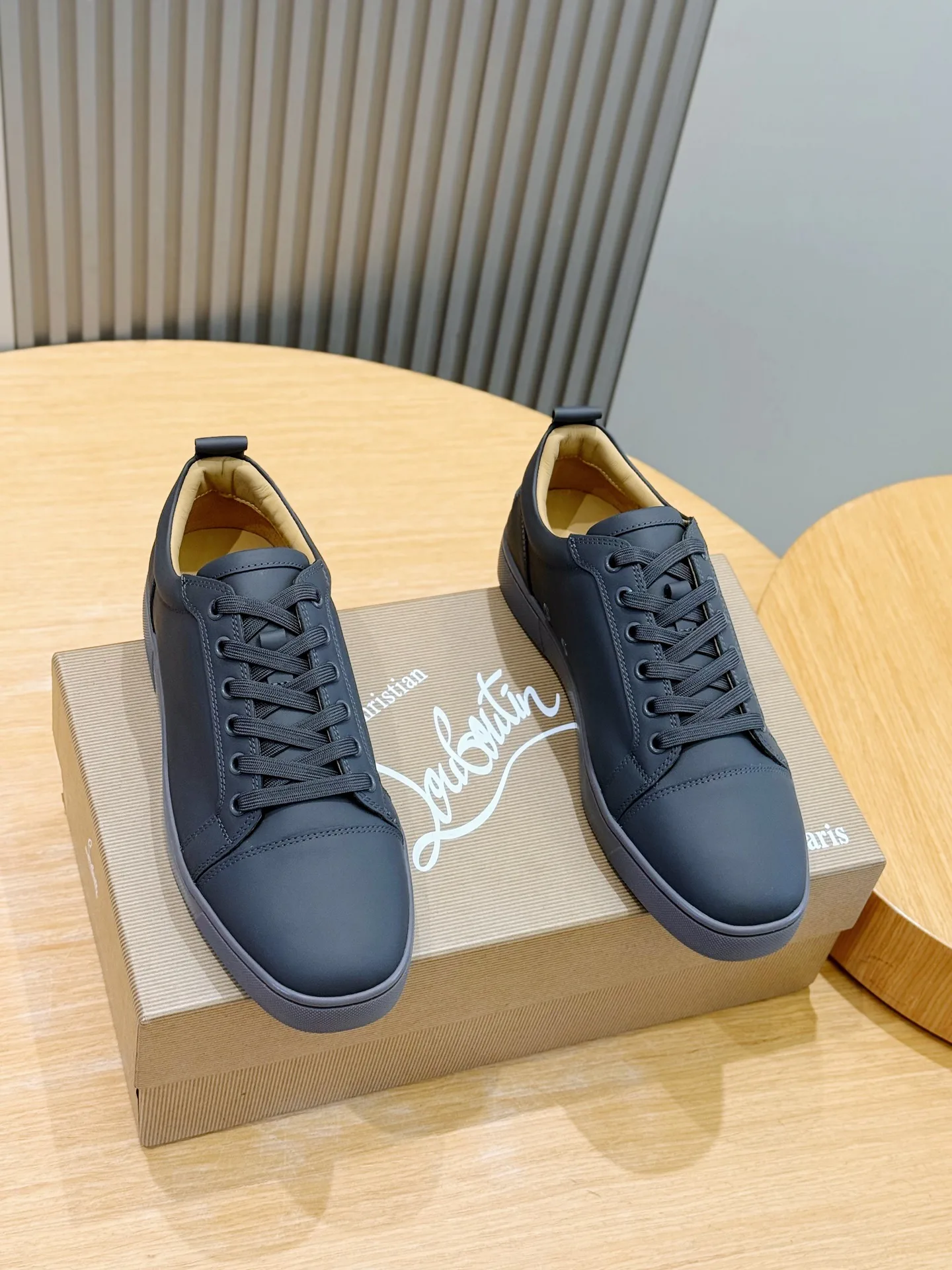 Men's Sneakers CHRISTIAN LOUBOUTIN 18100989