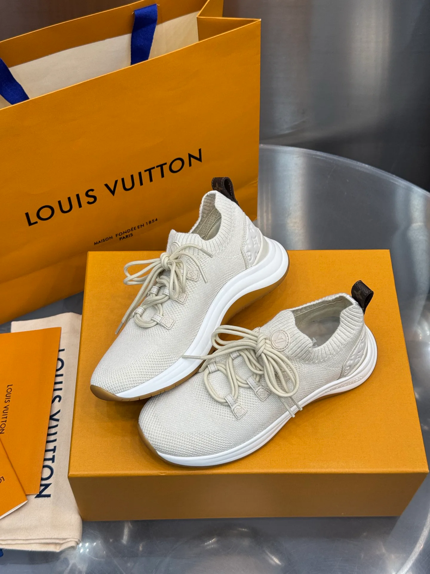 Women's Sneakers LOUIS VUITTON 18202472