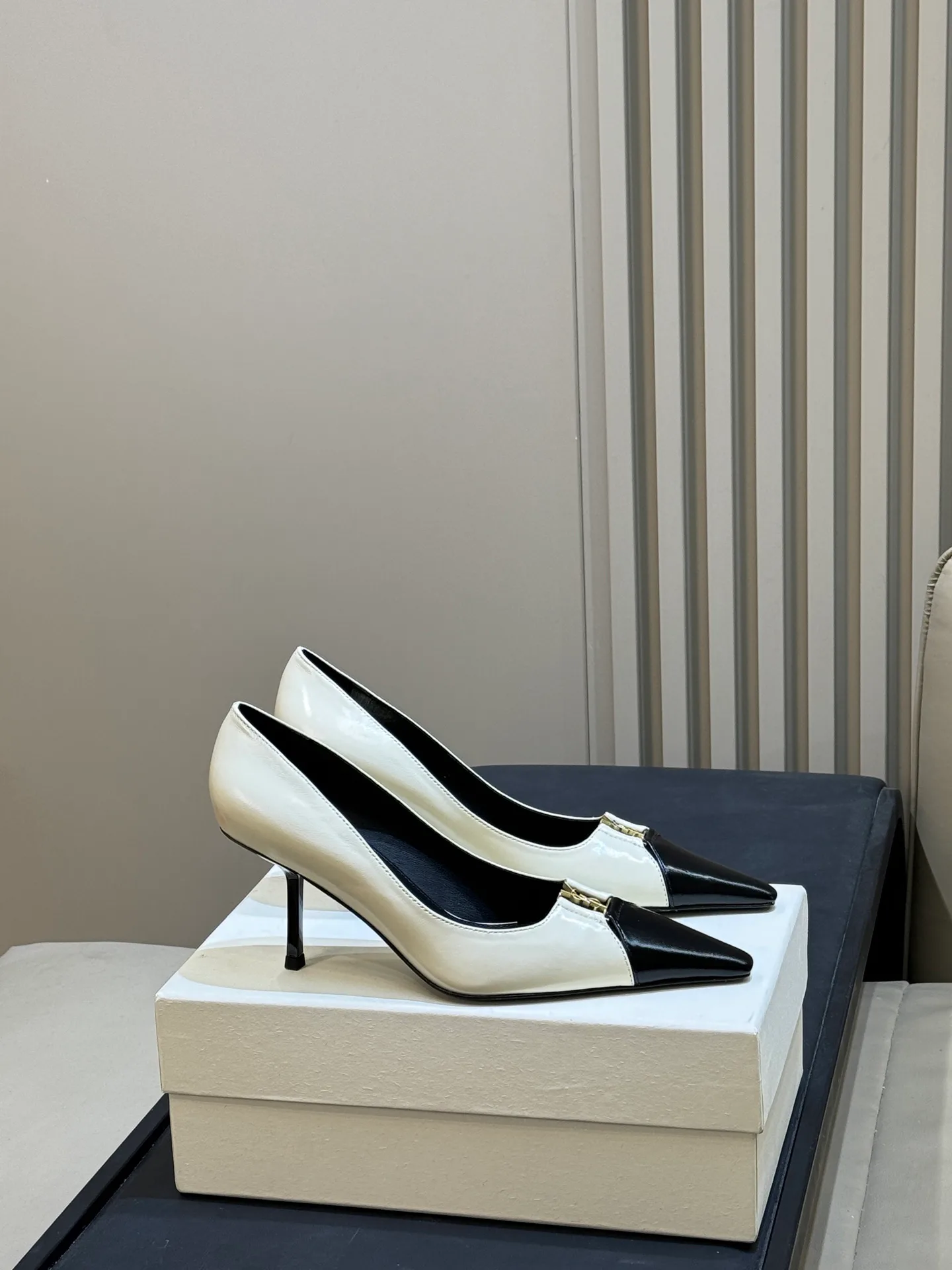 Women's Heels SAINT LAURENT 18073641