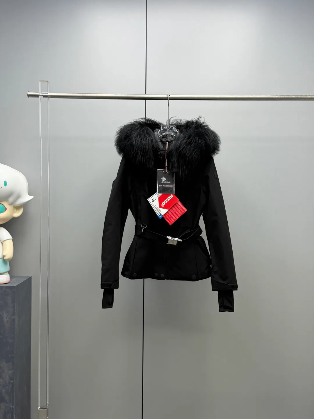 Women's Jackets And Down Jackets MONCLER 17855367