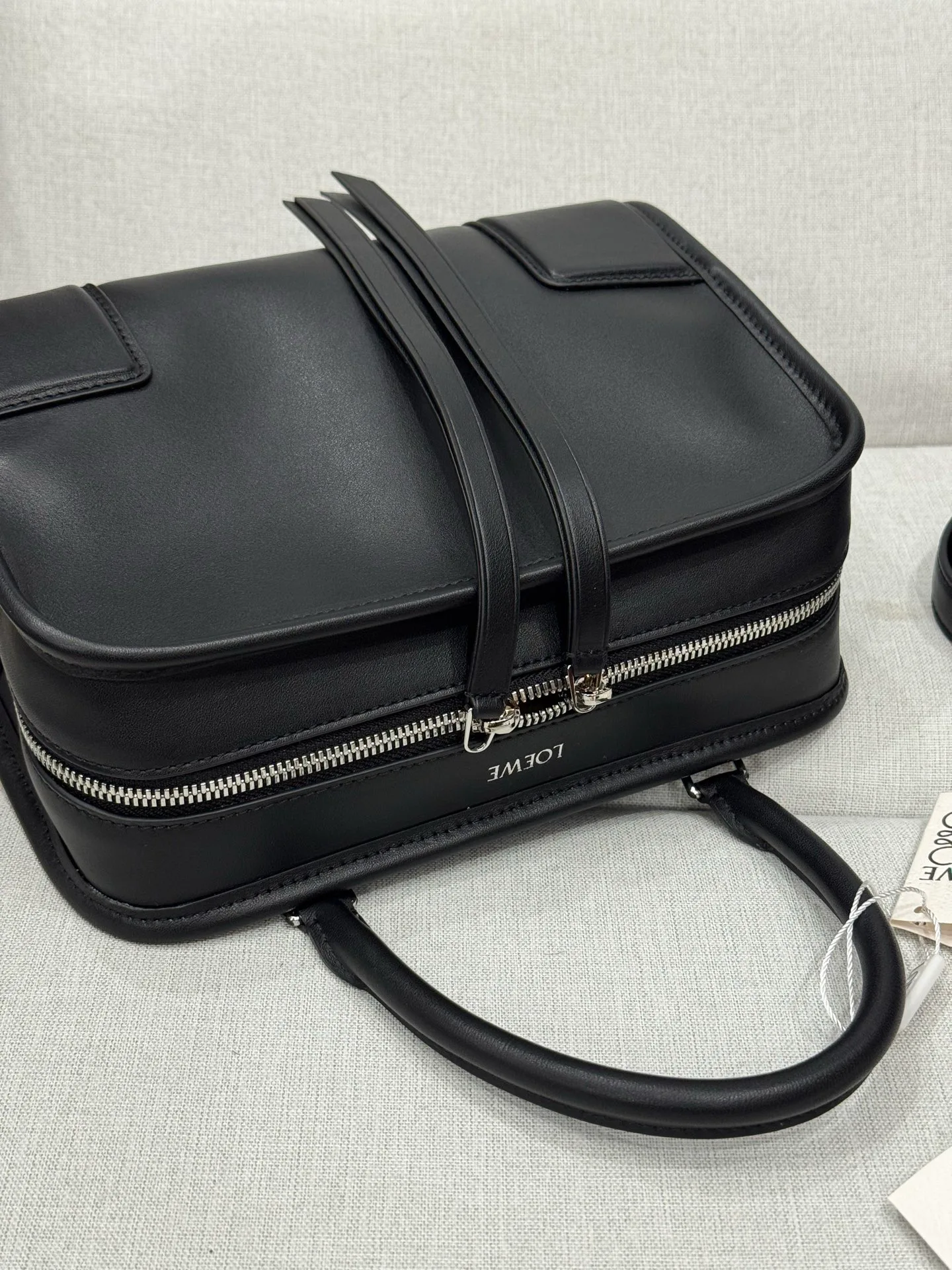Women's Classic Handbags LOEWE 17927643