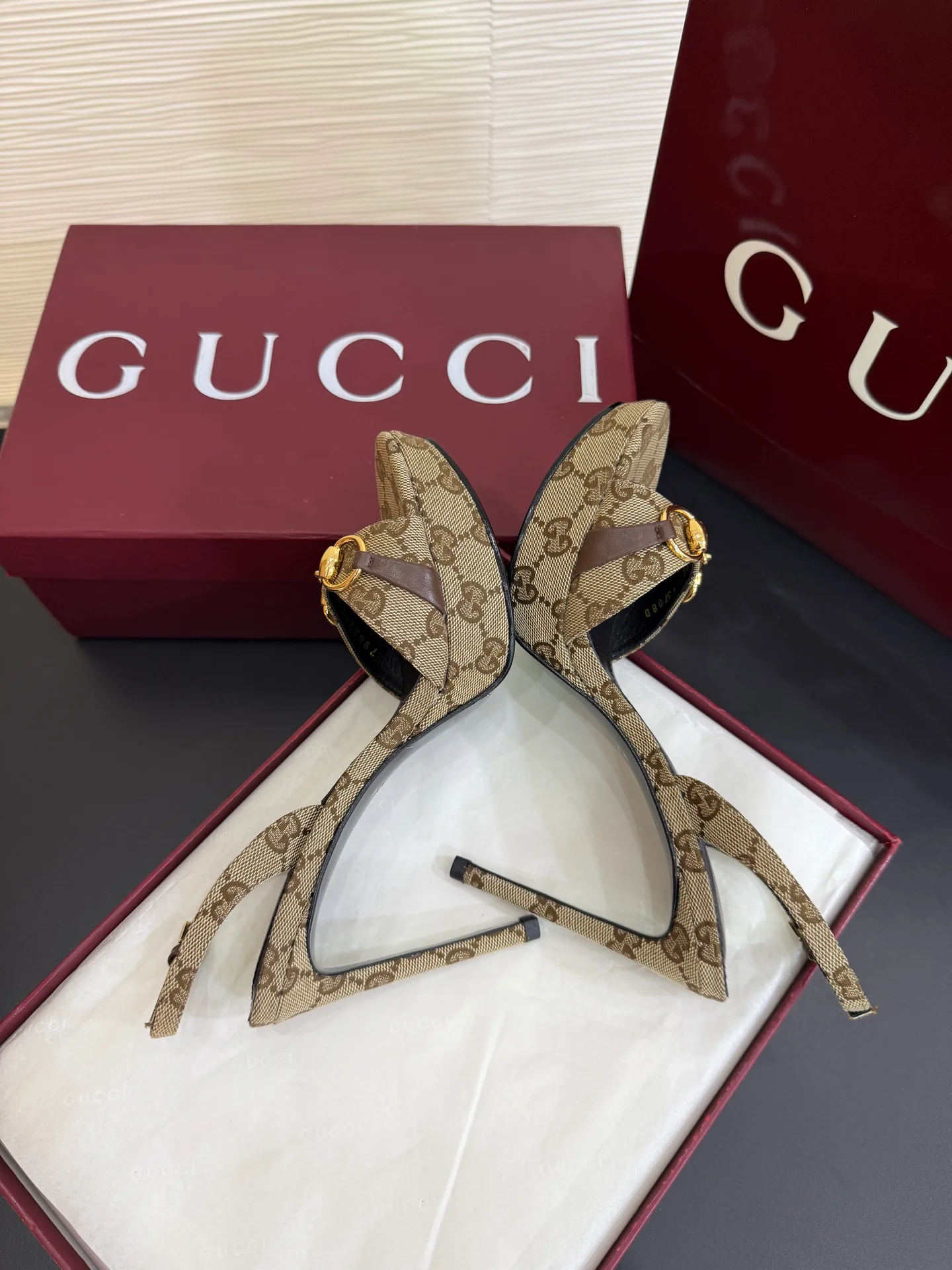 Women's Open-Toe Sandals GUCCI 18071182