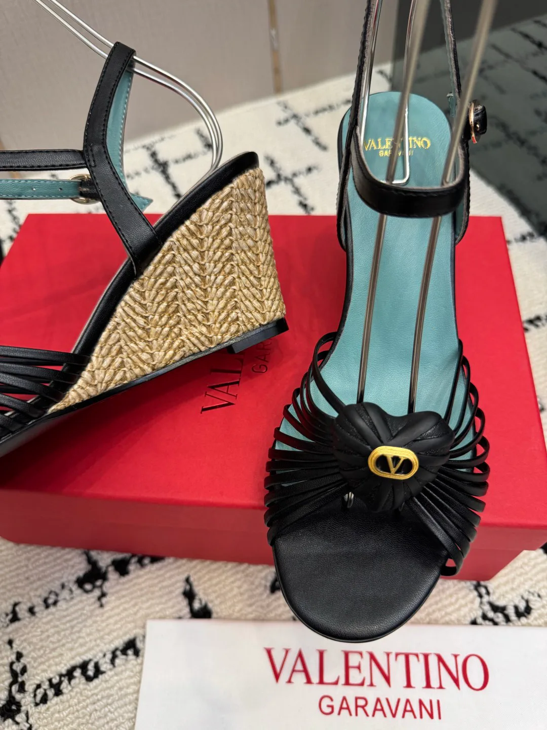 Women's Open-Toe Sandals VALENTINO 18049003