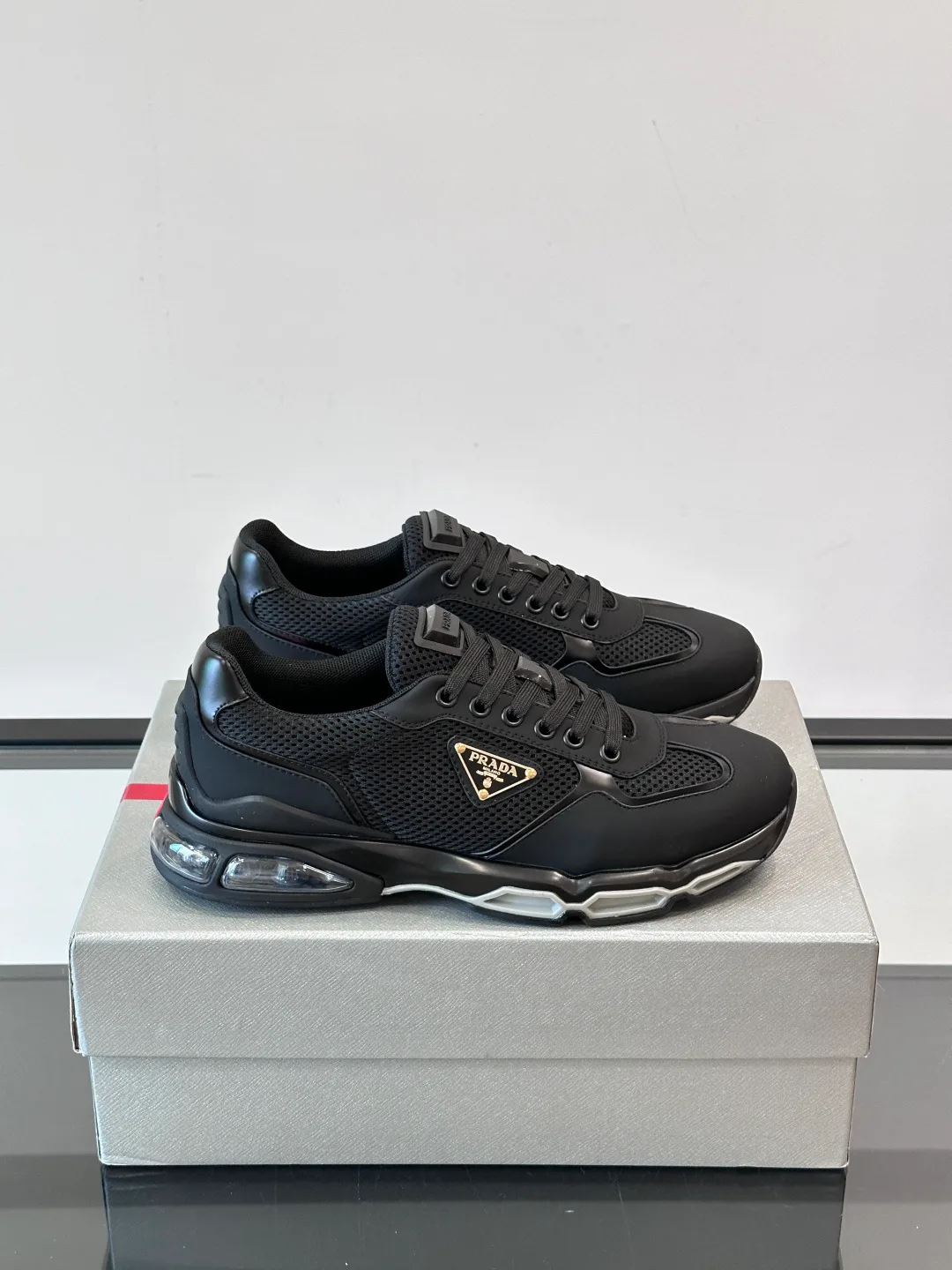 Кроссовки Мужские Prada 18564277
