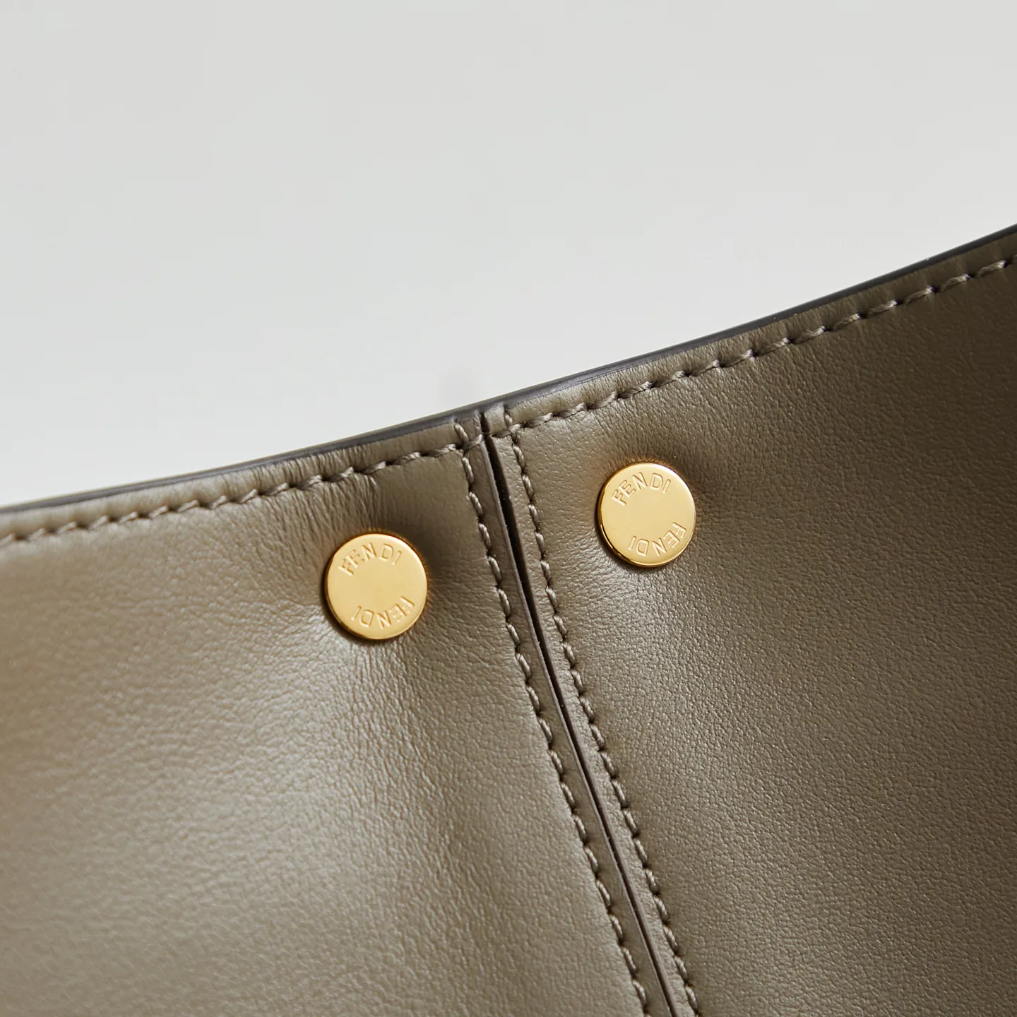 Women's Classic Handbags FENDI 17941557