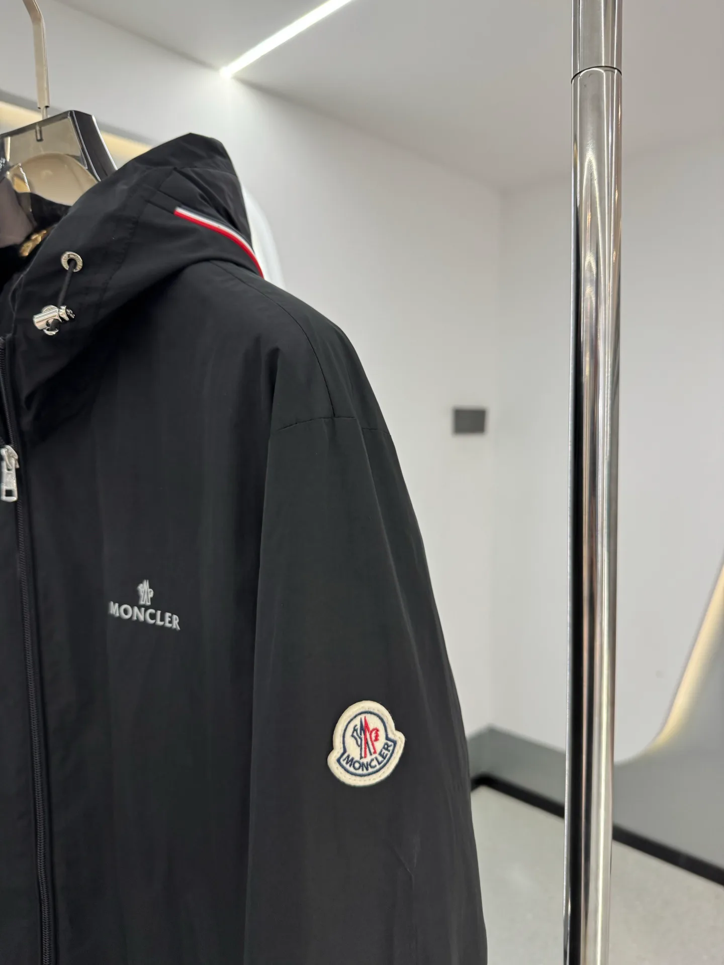 Men's Jackets And Down Jackets MONCLER 18510178